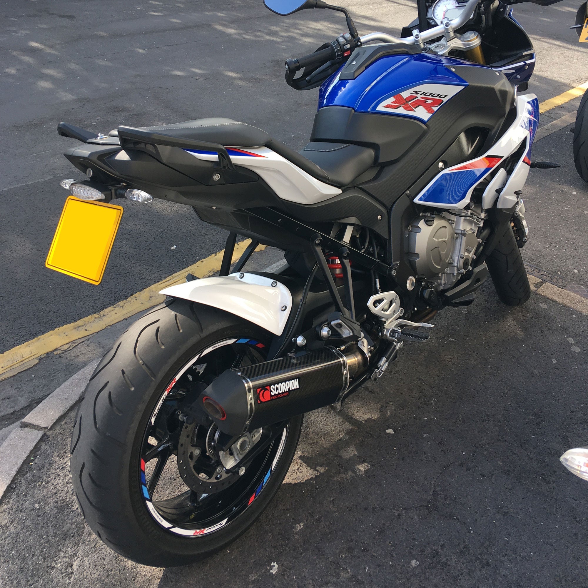 Pyramid Hugger | Gloss Black | BMW S 1000 XR 2015>2019 - Pyramid Motorcycle Accessories
