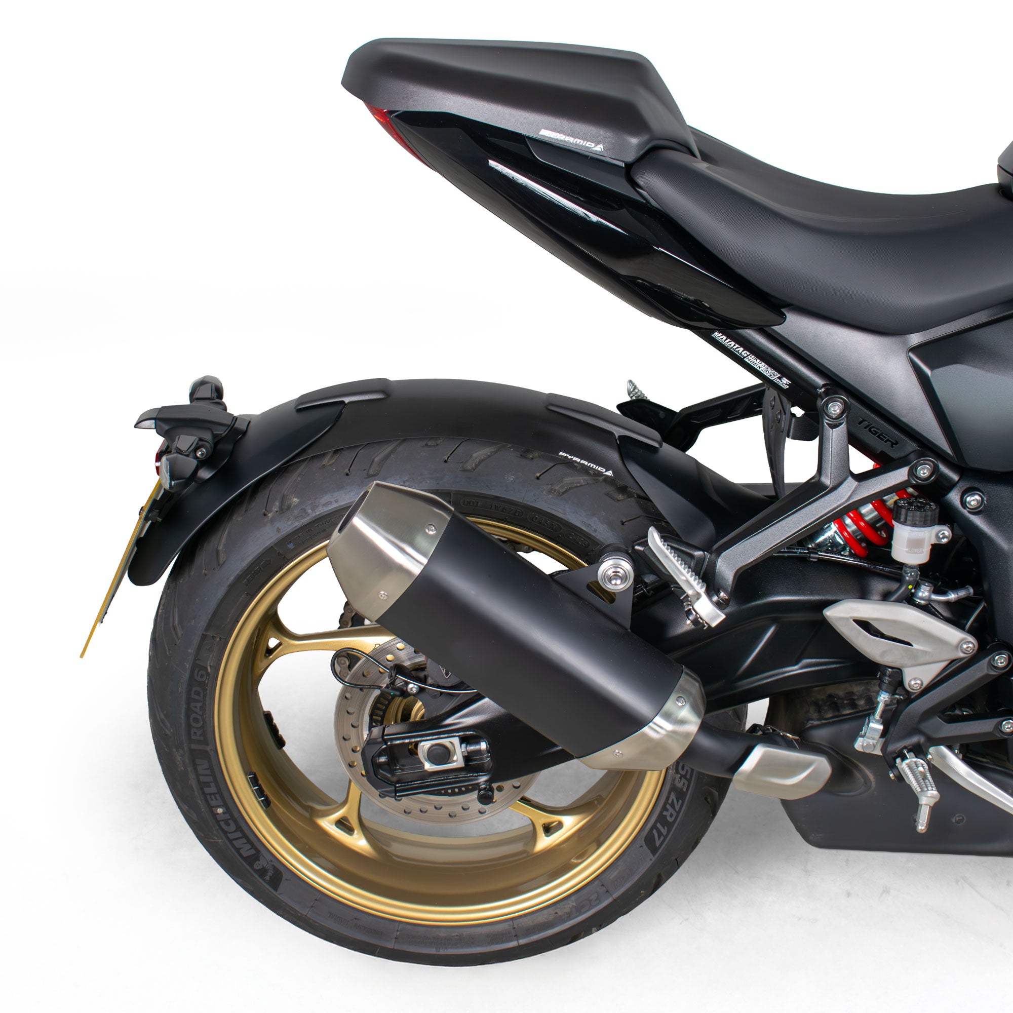 Pyramid Hugger | Matte Black | Triumph Trident 660/800 2021>Current - Pyramid Motorcycle Accessories