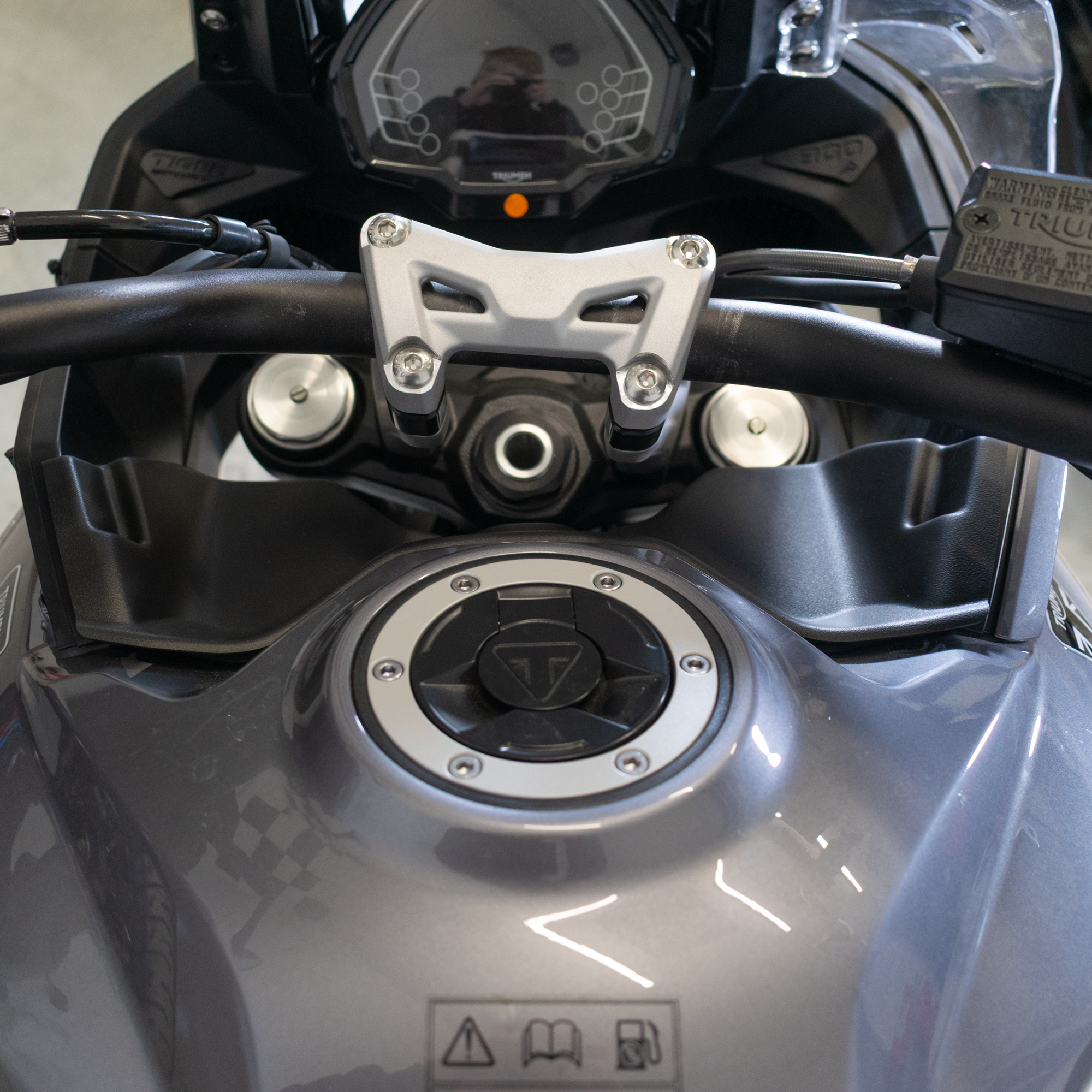 Pyramid Wind Deflector | Matte Black | Yamaha Tracer 7 2025>Current - Pyramid Motorcycle Accessories