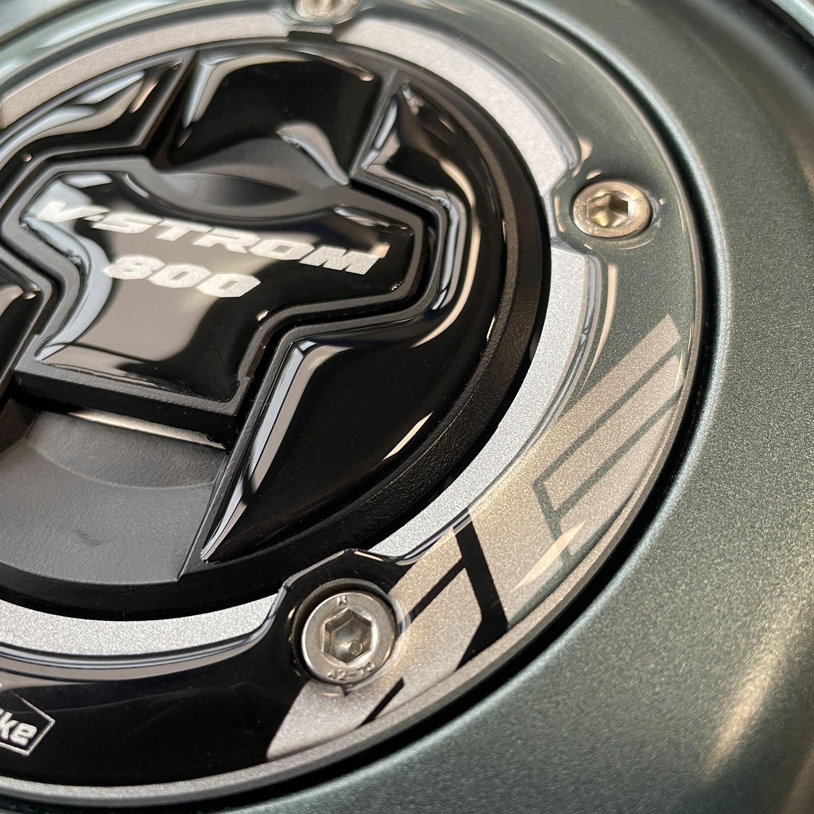 Resin Bike 3D Motorcycle Stickers - Fuel Cap | Suzuki V-Strom 800SE 2023>2024 RB-1000695100008 - Pyramid Motorcycle Accessories