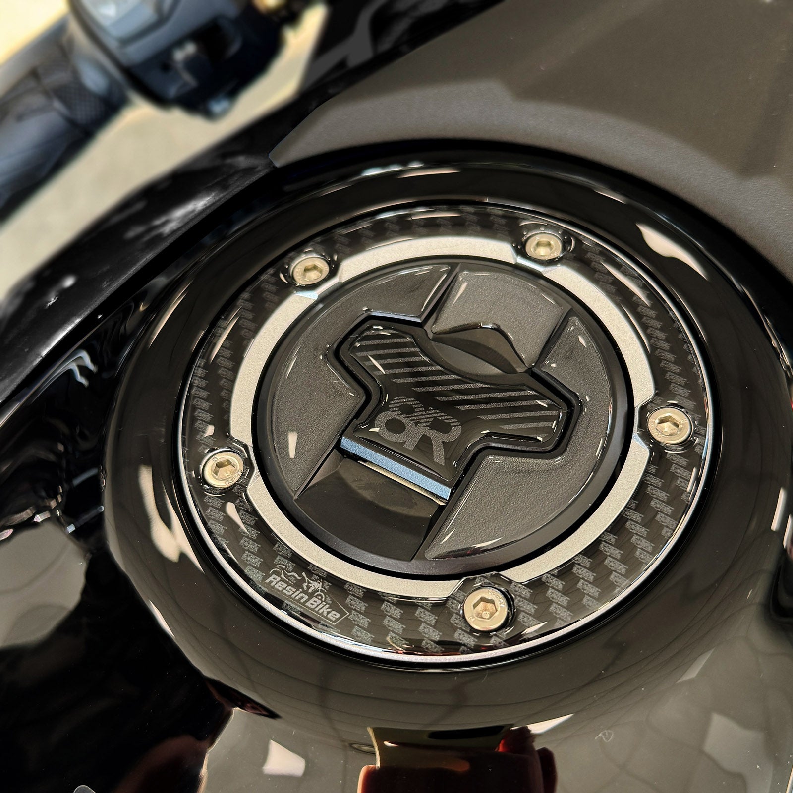 Resin Bike 3D Motorcycle Stickers - Basic Kit | Suzuki GSX-8R 2024>2026 Carbon Look - Pyramid Motorcycle Accessories