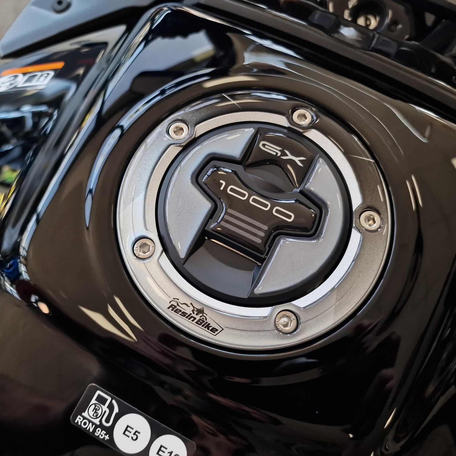 Resin Bike 3D Motorcycle Stickers - Fuel Cap | Suzuki GSX-S1000 GX 2024>2026 - Pyramid Motorcycle Accessories