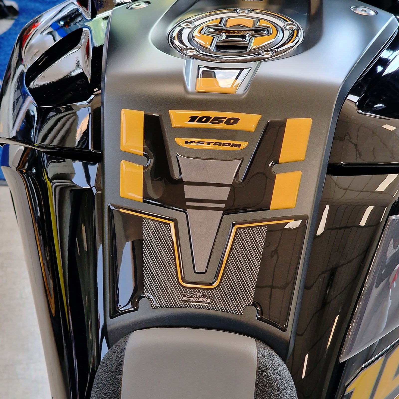 Resin Bike 3D Motorcycle Stickers - Basic Kit | Suzuki V-Strom 1050 / 1050XT 2020>2023 RB-1000701200005 - Pyramid Motorcycle Accessories