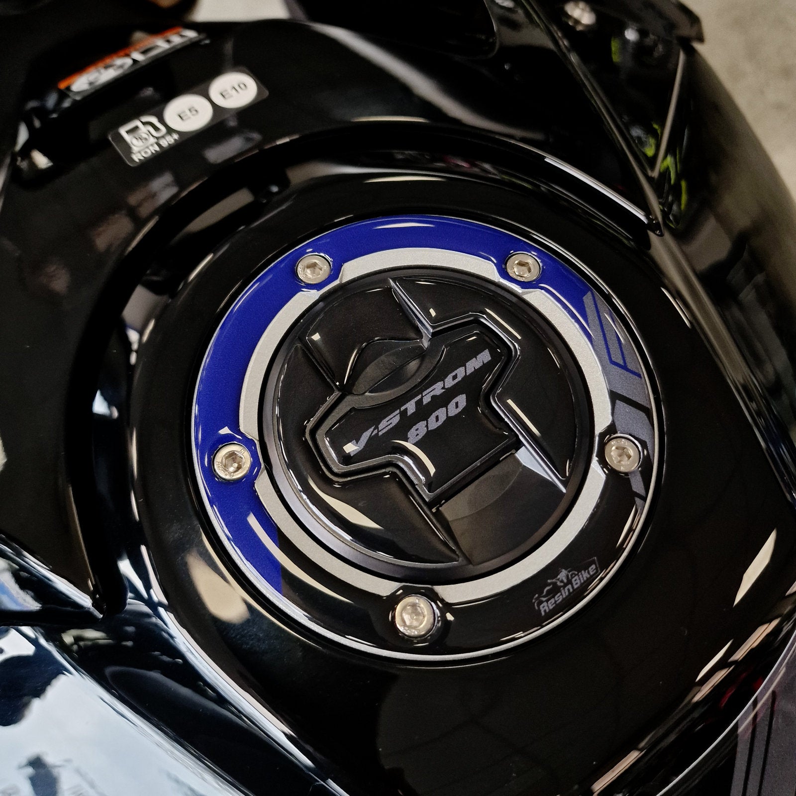 Resin Bike 3D Motorcycle Stickers - Fuel Cap | Suzuki V-Strom 800DE 2023>2024 RB-1000701900004 - Pyramid Motorcycle Accessories