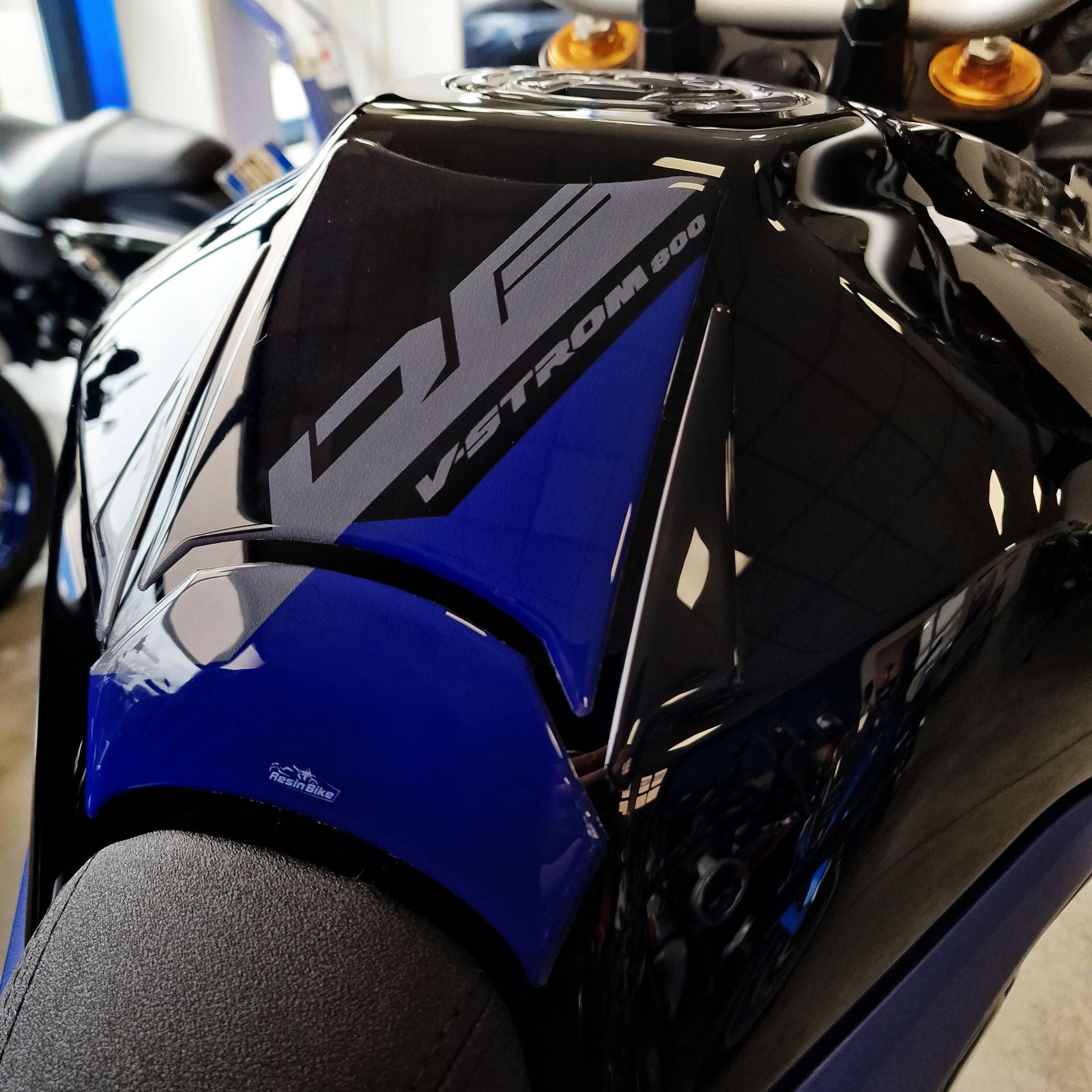 Resin Bike 3D Motorcycle Stickers - Tank Pad | Suzuki V-Strom 800DE 2023>2024 RB-1000701700000 - Pyramid Motorcycle Accessories