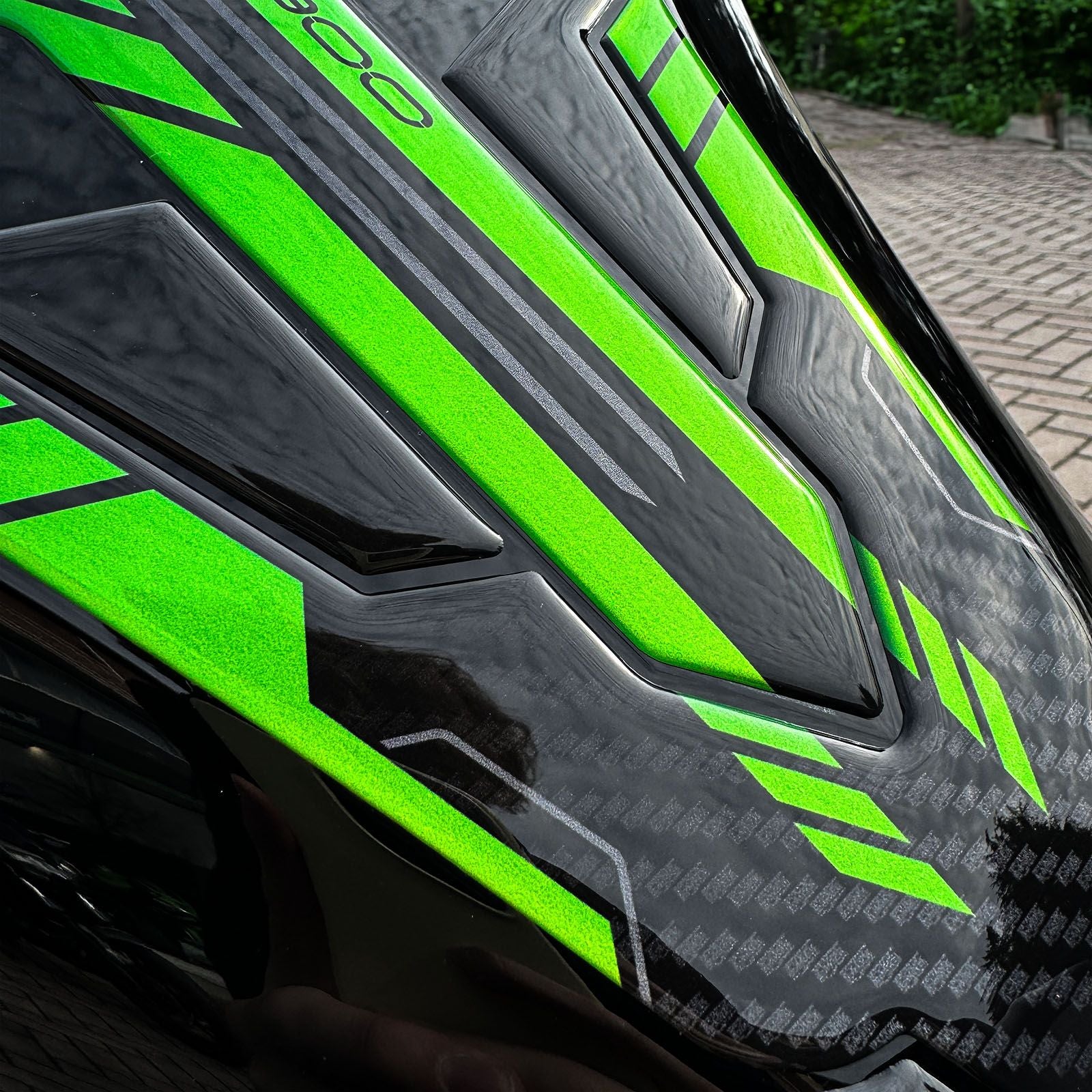 Resin Bike 3D Motorcycle Stickers - Tank Pad | Kawasaki Z 900 2021>2024 - Pyramid Motorcycle Accessories