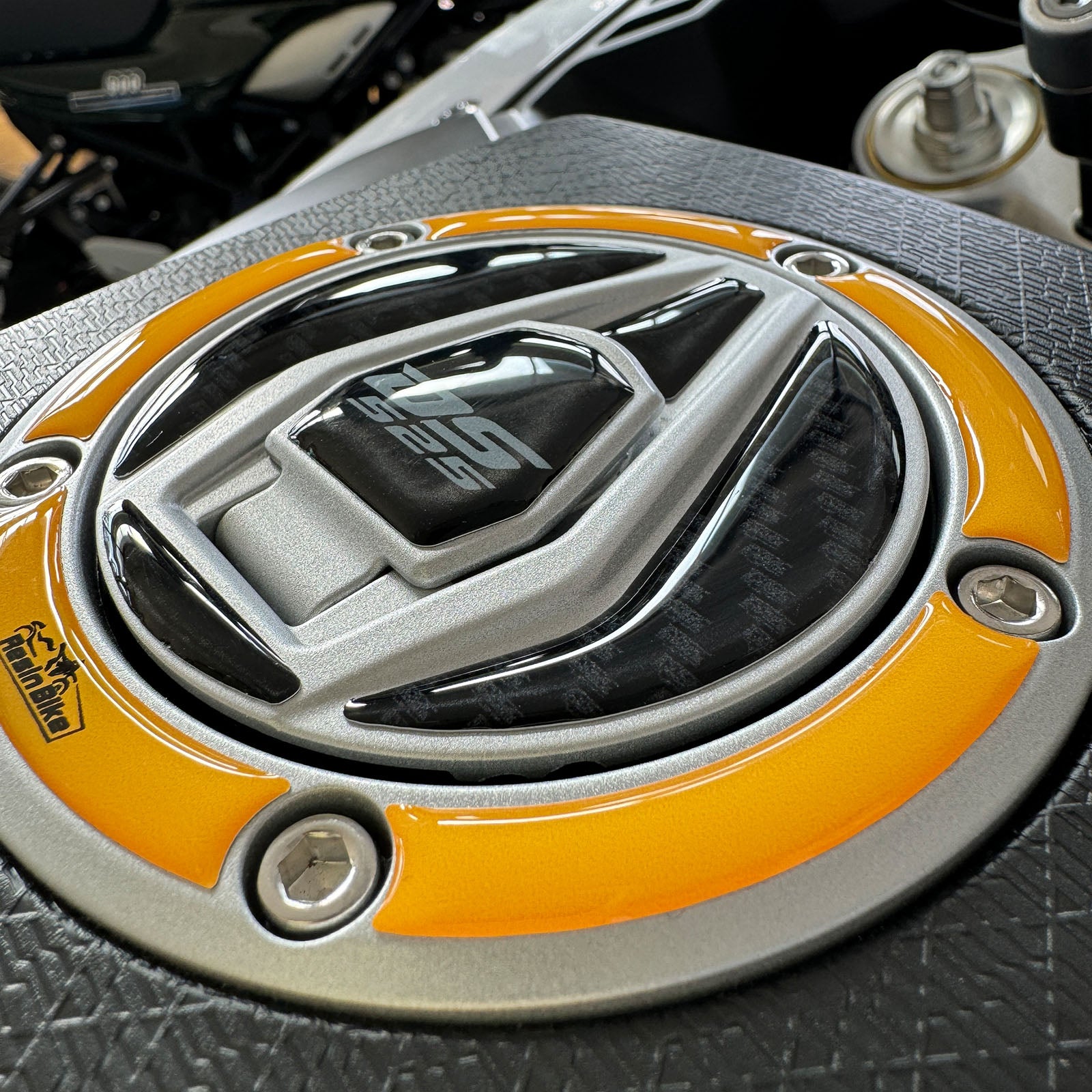 Resin Bike 3D Motorcycle Stickers - Fuel Cap | Voge DS525X 2023>2025 RB-1000704500003 - Pyramid Motorcycle Accessories