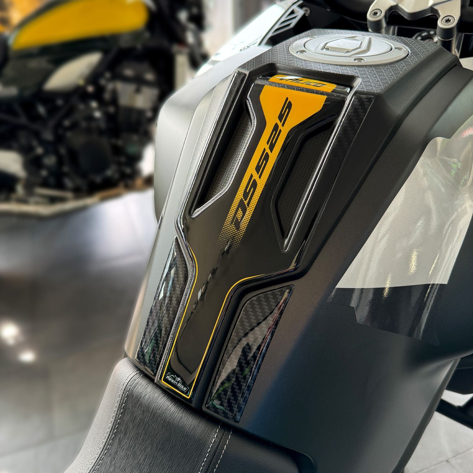 Resin Bike 3D Motorcycle Stickers - Tank Pad | Voge DS525X 2023>2025 RB-1000704700007 - Pyramid Motorcycle Accessories
