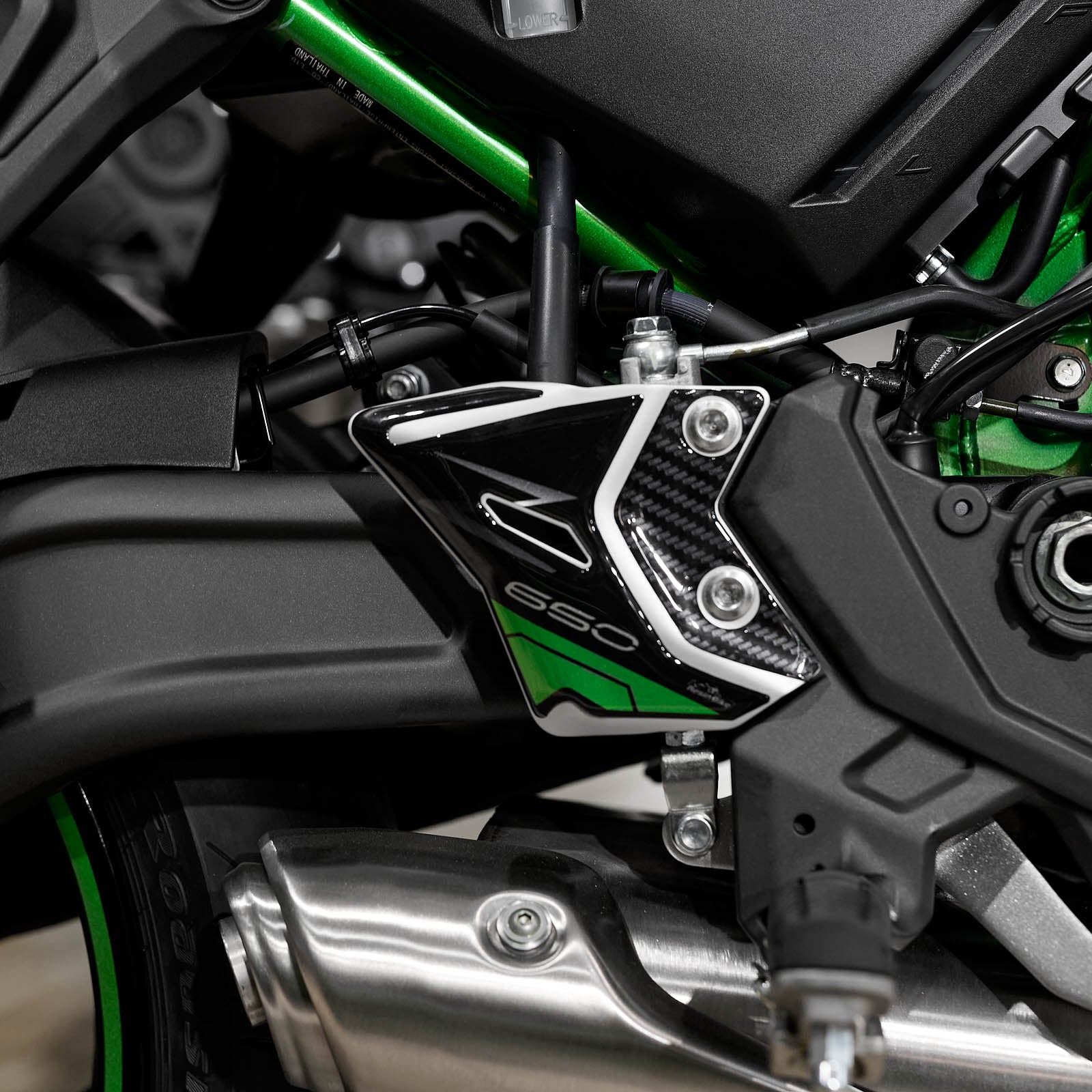 Resin Bike 3D Motorcycle Stickers - Tank Kit | Kawasaki Z 650 2020>2025 - Pyramid Motorcycle Accessories