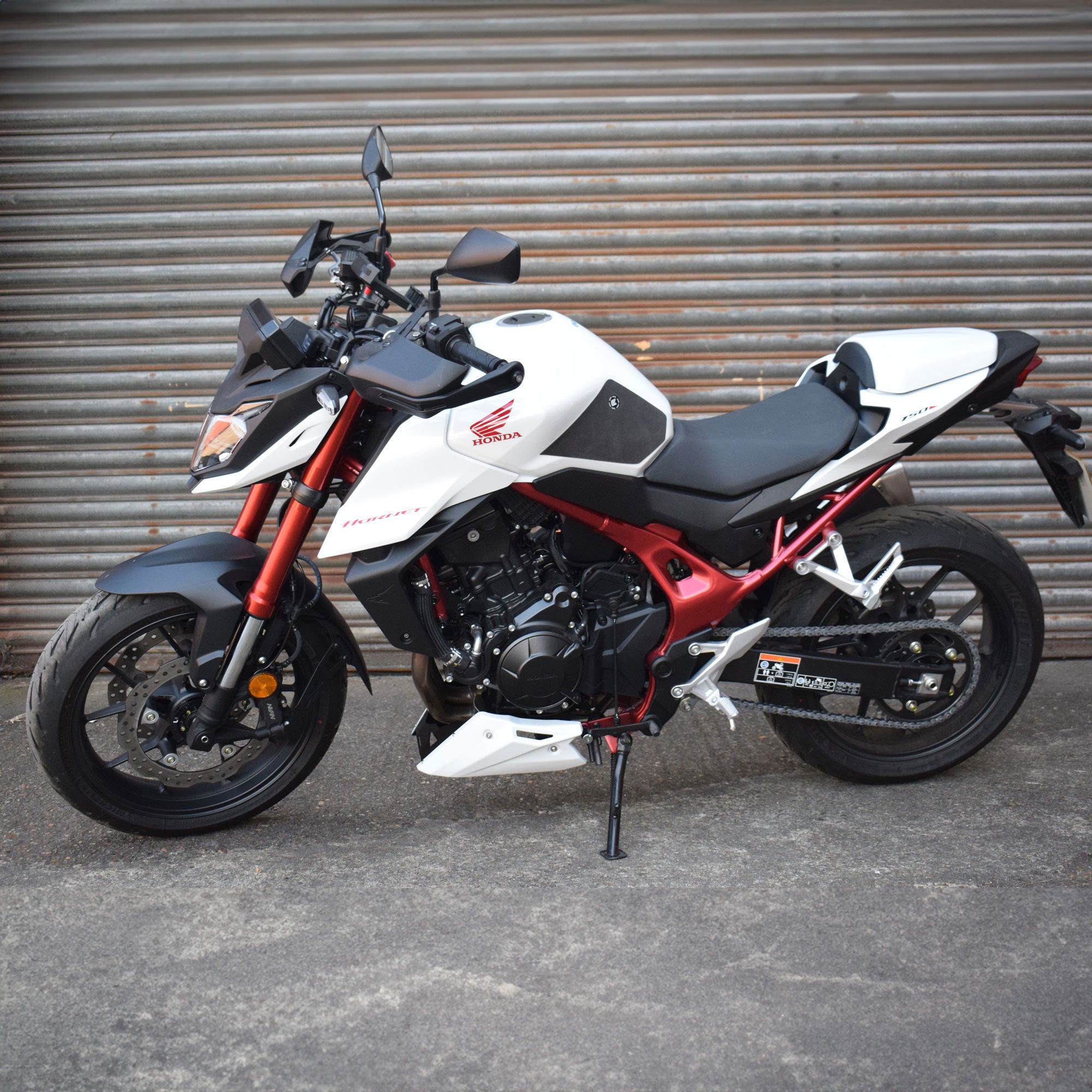 Pyramid Seat Cowl | Matte Pearl Glare White | Honda CB750 Hornet 2025> - Pyramid Motorcycle Accessories