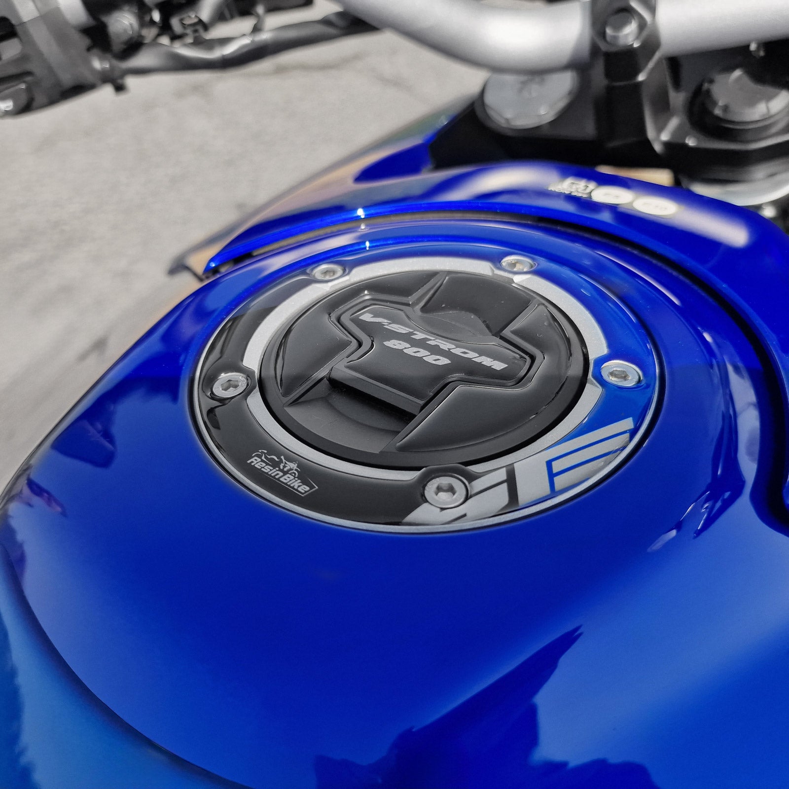 Resin Bike 3D Motorcycle Stickers - Fuel Cap | Suzuki V-Strom 800SE 2023>2024 RB-1000713200000 - Pyramid Motorcycle Accessories