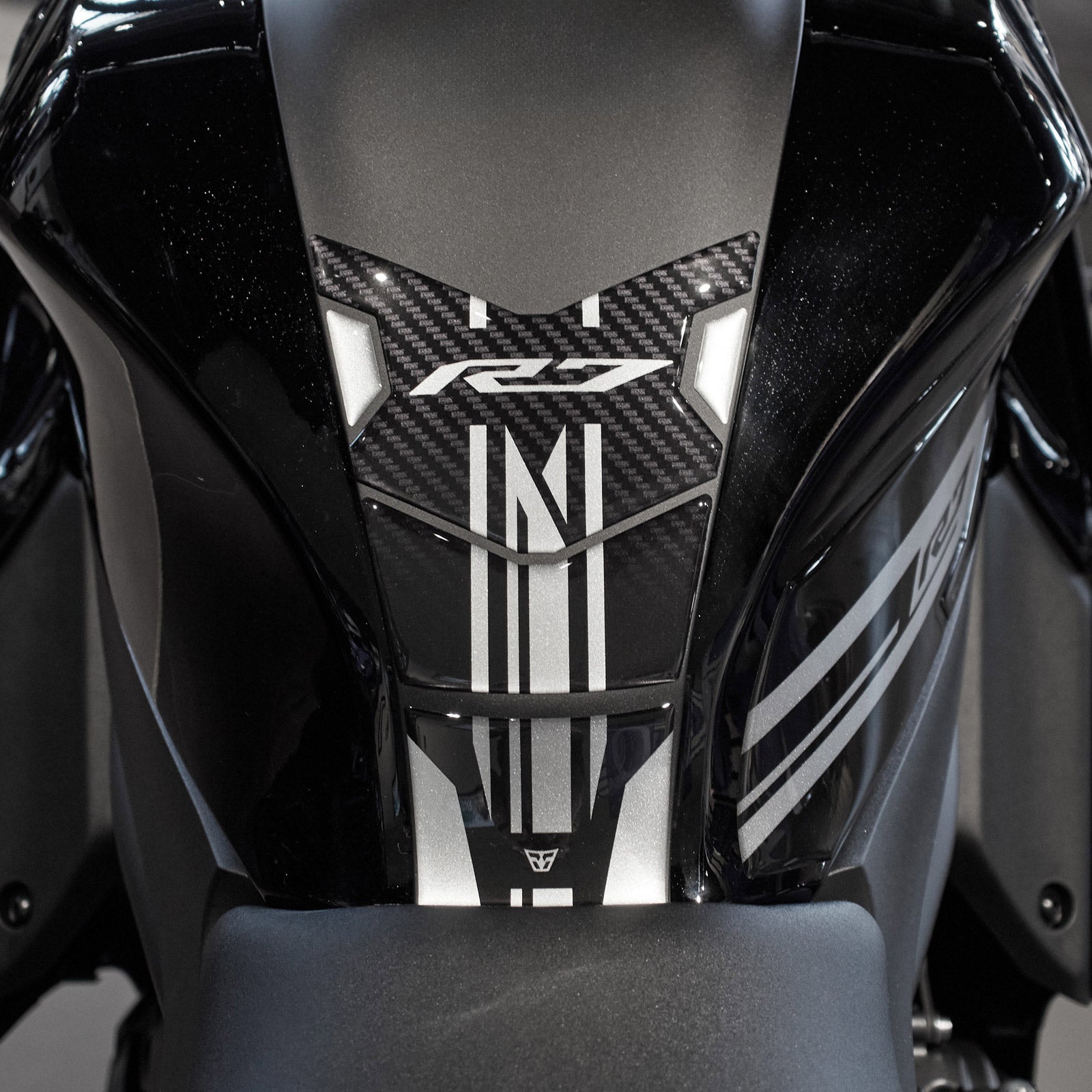 Resin Bike 3D Motorcycle Stickers - Tank Pad | Yamaha YZF-R7 2021>2025 RB-1000716500008 - Pyramid Motorcycle Accessories