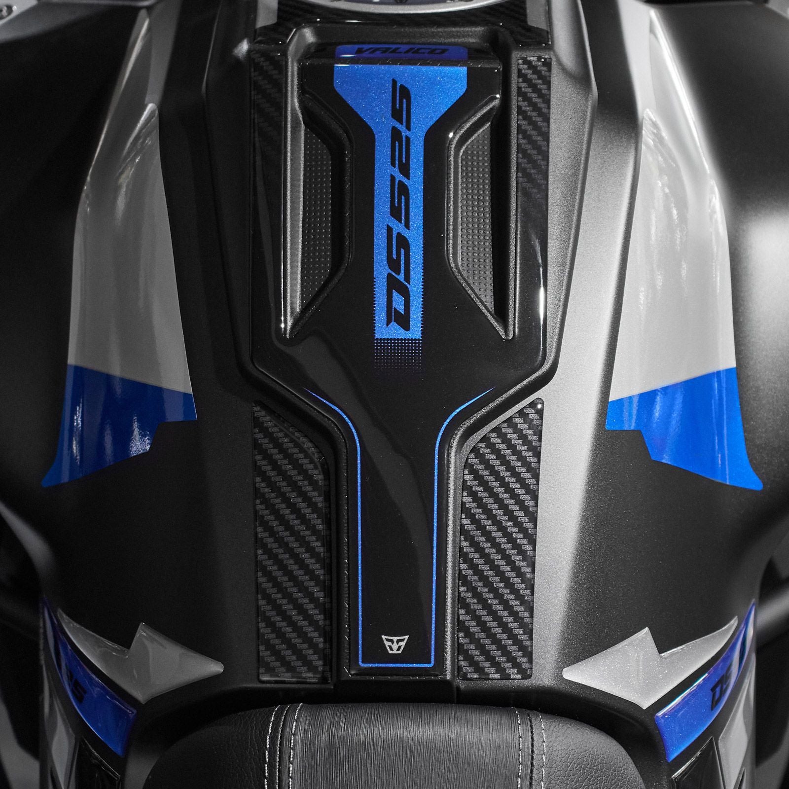 Resin Bike 3D Motorcycle Stickers - Tank Pad | Voge DS525X 2023>2025 RB-1000719600002 - Pyramid Motorcycle Accessories
