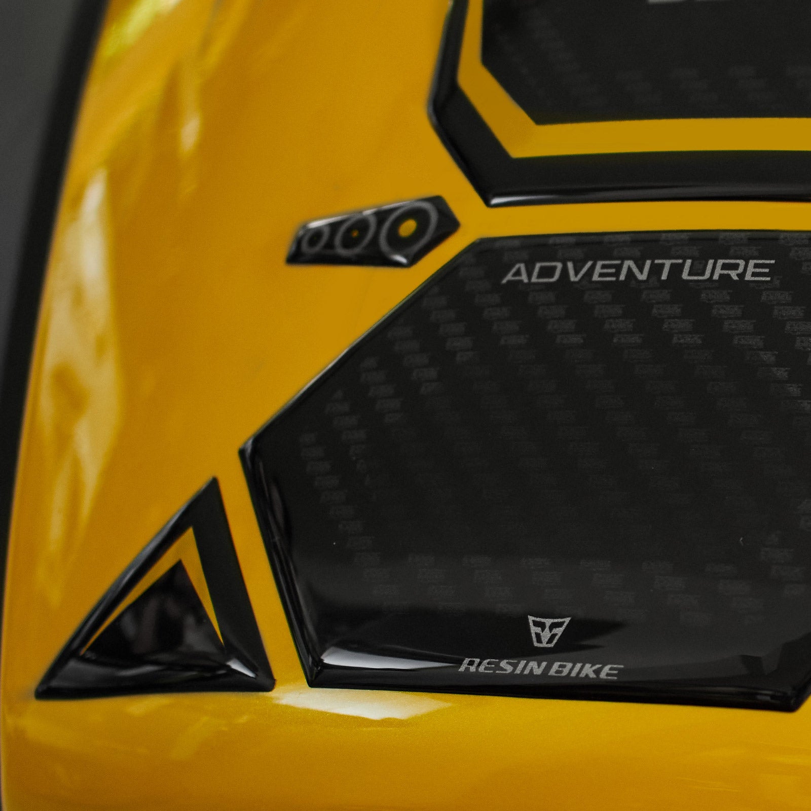 Resin Bike 3D Motorcycle Stickers - Tank Pad | QJMotor SVT 650 X 2024 - Pyramid Motorcycle Accessories