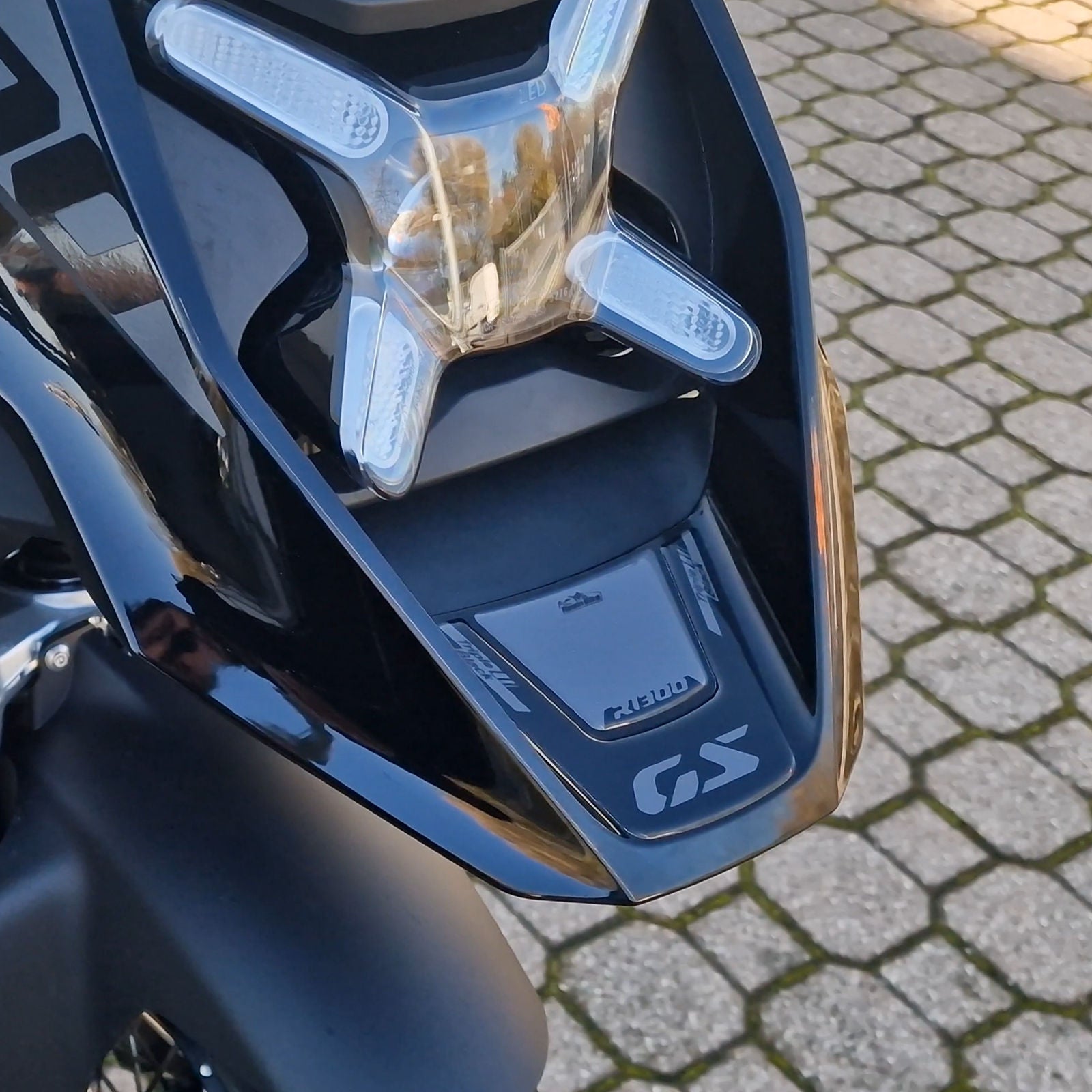 Resin Bike 3D Motorcycle Stickers - Beak | BMW R 1300 GS 2023>2025 - Pyramid Motorcycle Accessories