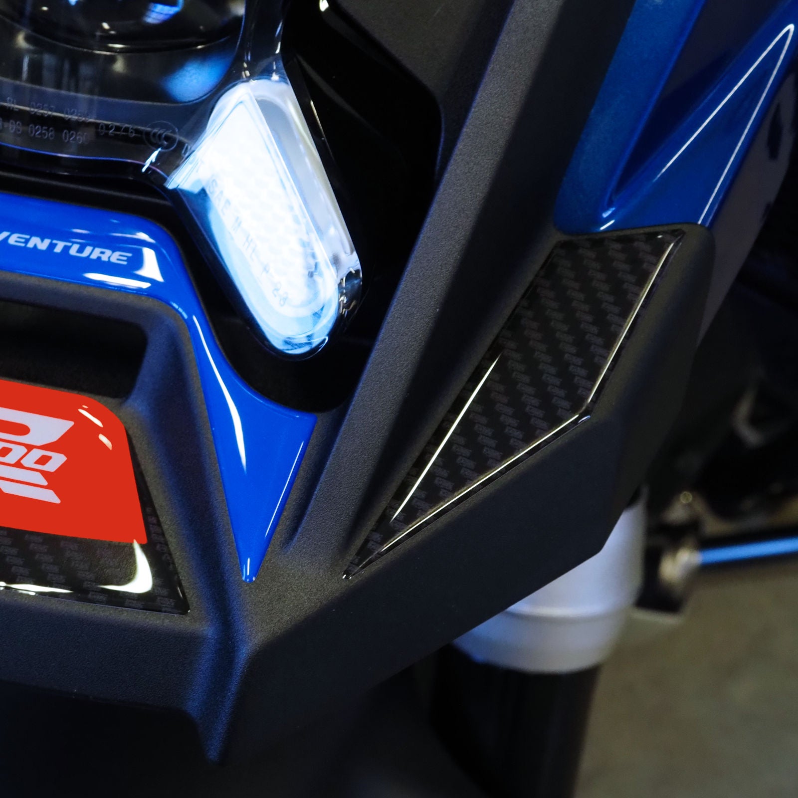 Resin Bike 3D Motorcycle Stickers - Beak | BMW R 1300 GS Adventure 2025>Current - Pyramid Motorcycle Accessories