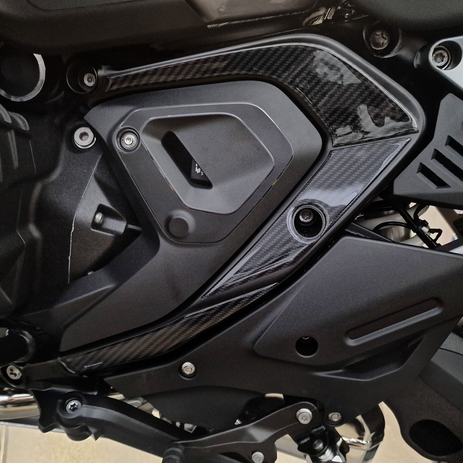 Resin Bike 3D Motorcycle Stickers - Full Kit | BMW R 1300 GS Adventure 2025>2026 RB-1000755500007 - Pyramid Motorcycle Accessories