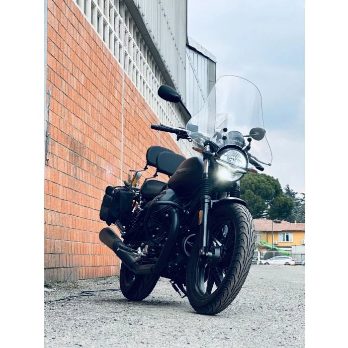 Isotta Maxi Windshield | Clear | Moto Guzzi V7 Stone - Pyramid Motorcycle Accessories