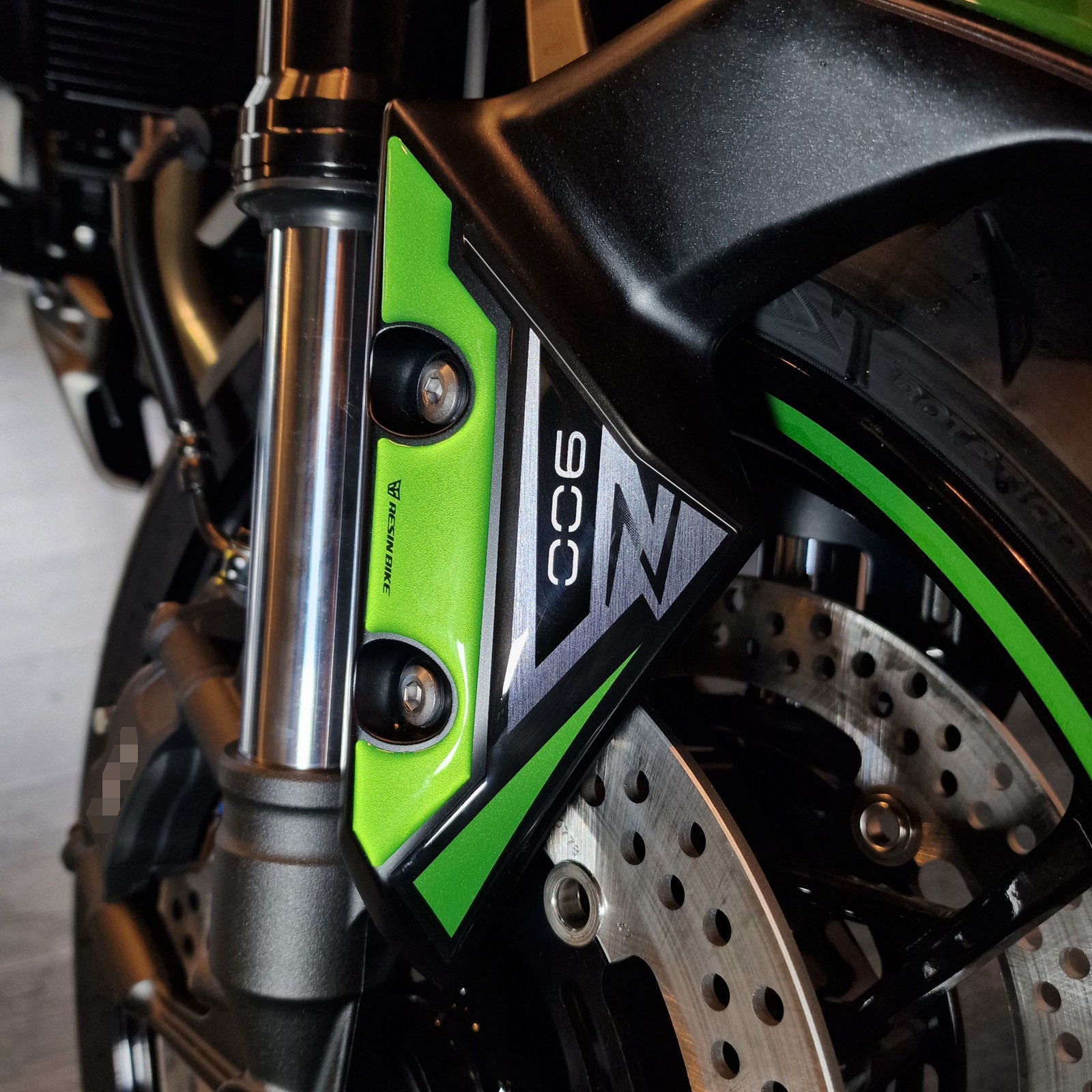 Resin Bike 3D Motorcycle Stickers - Side Panels | Kawasaki Z 900 / 900 SE 2025>2026 - Pyramid Motorcycle Accessories