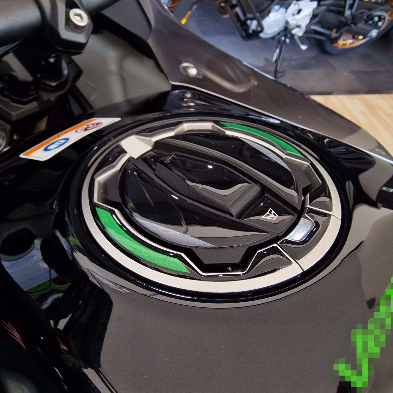 Resin Bike 3D Motorcycle Stickers - Fuel Cap | Kawasaki Versys 1100 2025>2026 - Pyramid Motorcycle Accessories