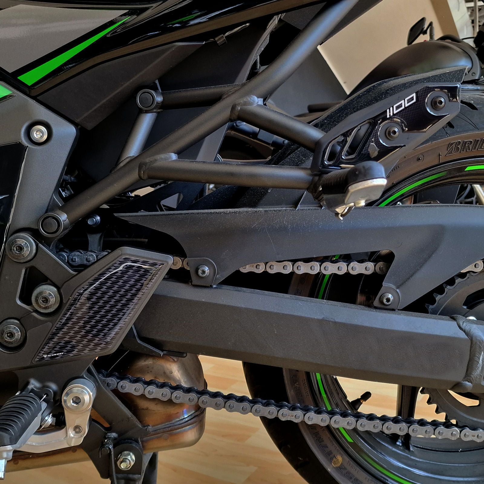 Resin Bike 3D Motorcycle Stickers - Heel Pads | Kawasaki Versys 1100 2025>2026 - Pyramid Motorcycle Accessories