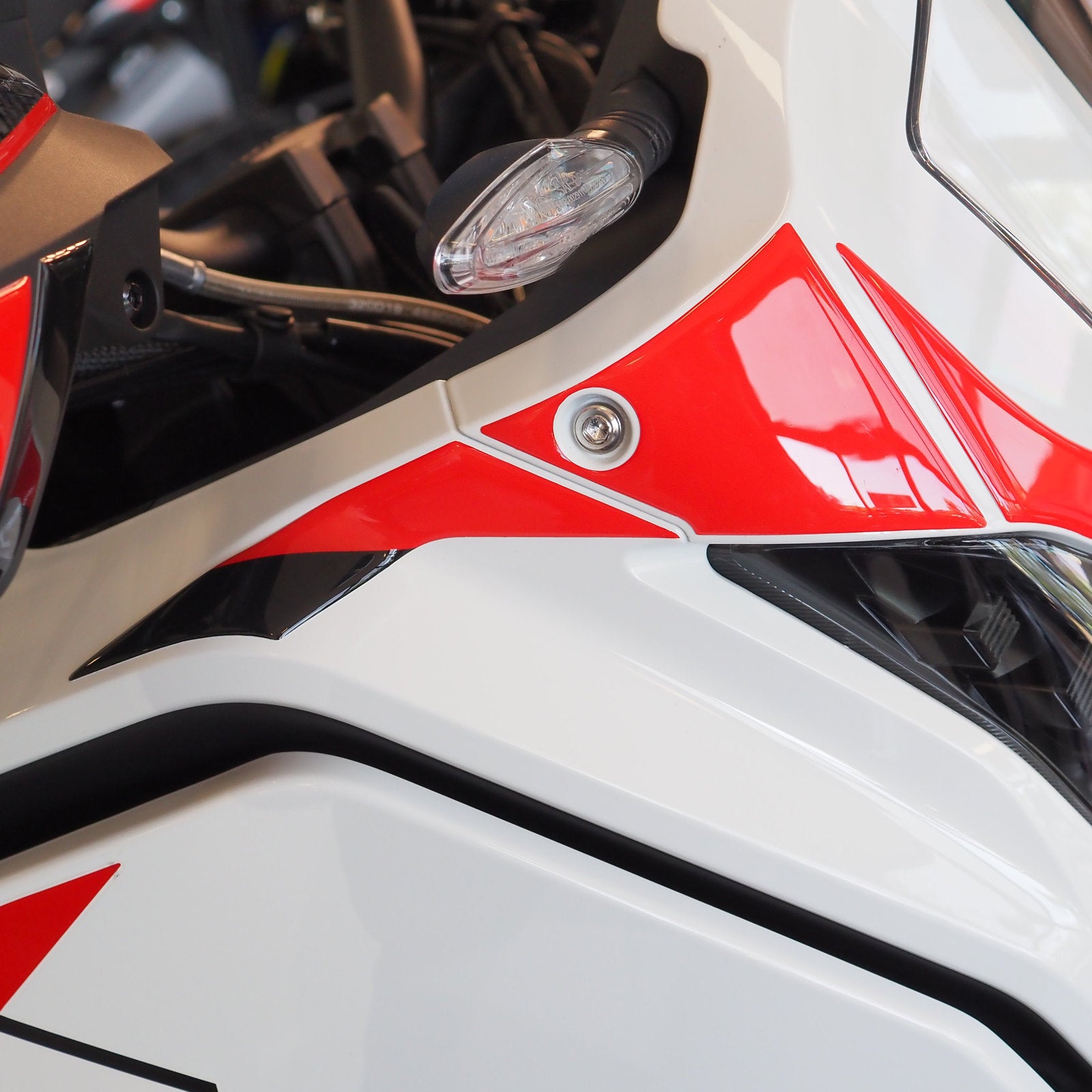 Resin Bike 3D Motorcycle Stickers - Front Fender | Moto Morini X-Cape 700 2025>2026 - Pyramid Motorcycle Accessories