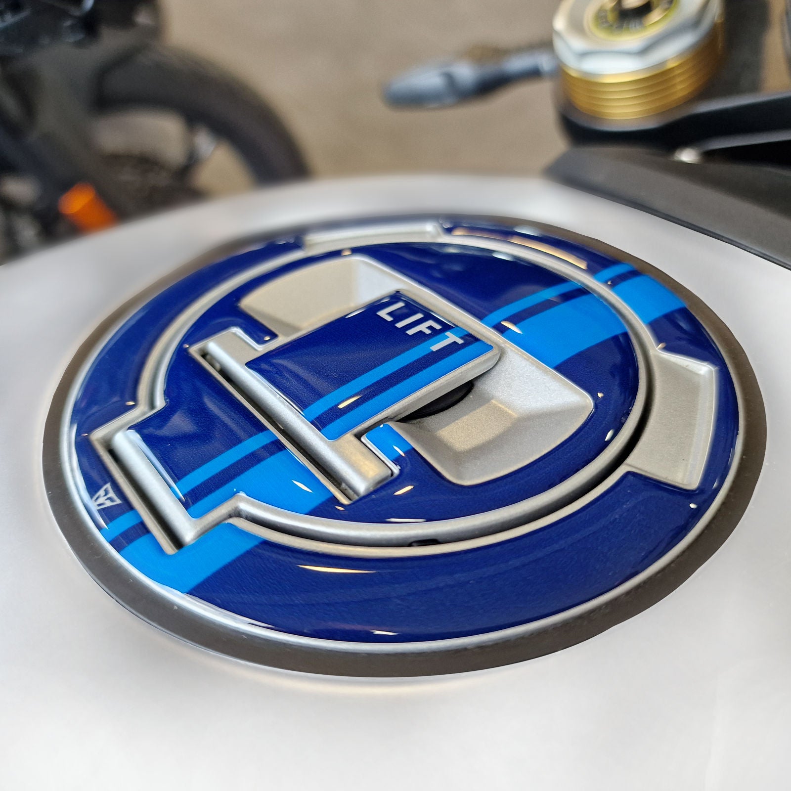 Resin Bike 3D Motorcycle Stickers - Fuel Cap | BMW R 12 G/S 2025>2026 - Pyramid Motorcycle Accessories