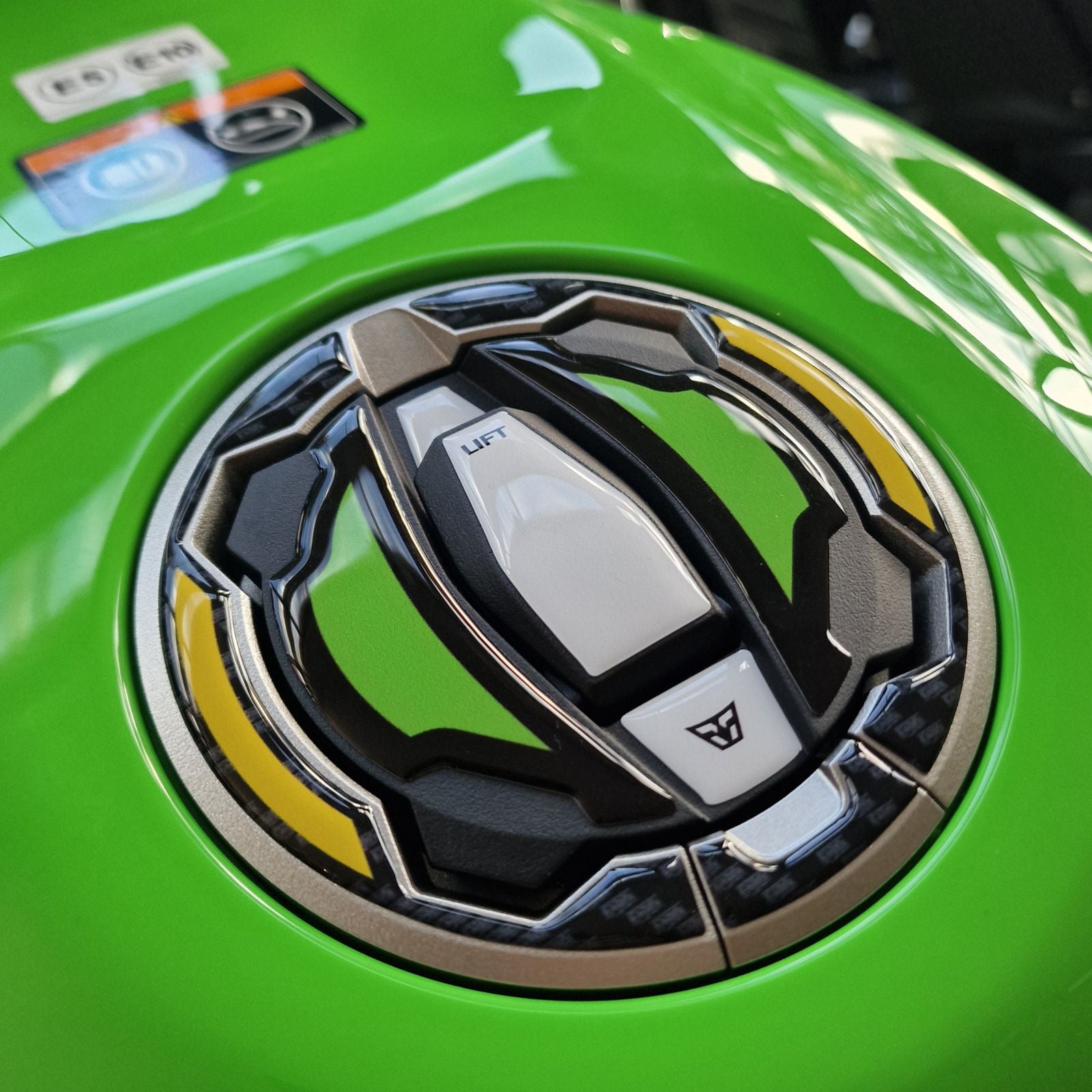 Resin Bike 3D Motorcycle Stickers - Fuel Cap | Kawasaki Ninja ZX-4RR 2025>Current - Pyramid Motorcycle Accessories