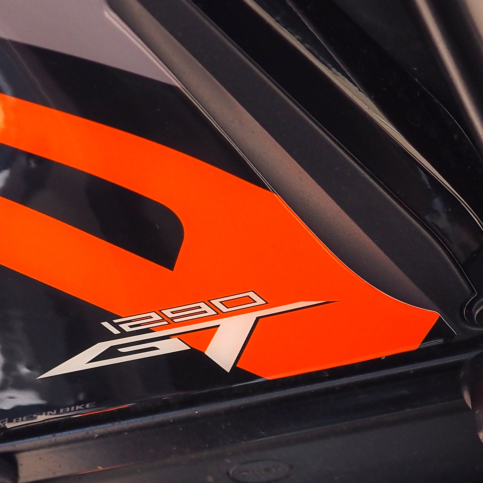 Resin Bike 3D Motorcycle Stickers - Front Fender | KTM Super Duke 1290 GT 2019>2024 RB-1000800400009 - Pyramid Motorcycle Accessories