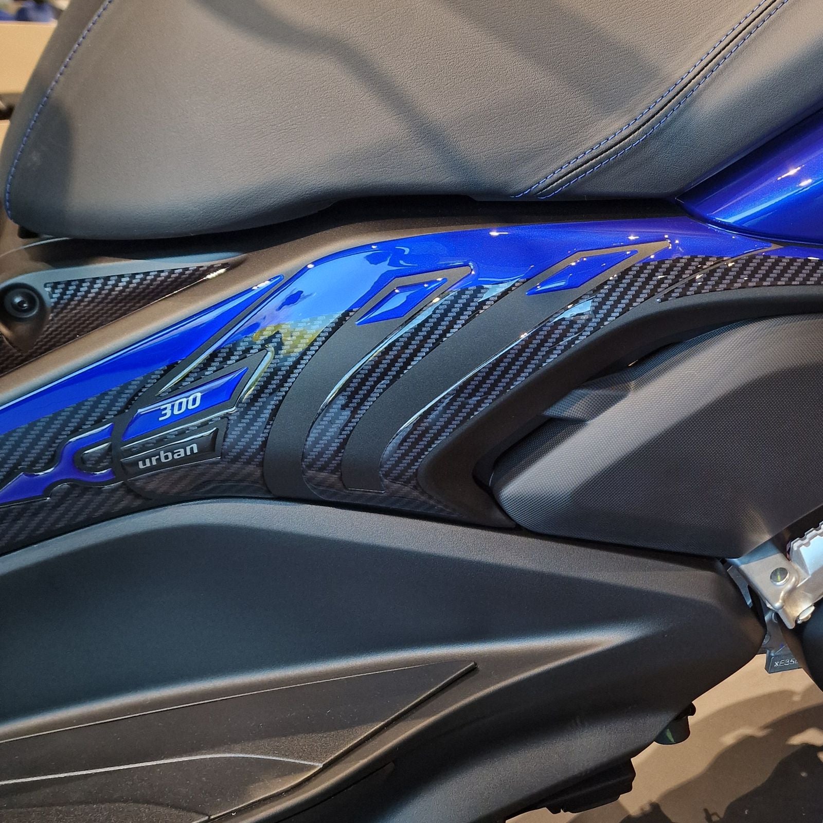 Resin Bike 3D Stickers Compatible with Boomerang Fairing | Yamaha Xmax 300/125 2021>2026 RB-1000816100009
