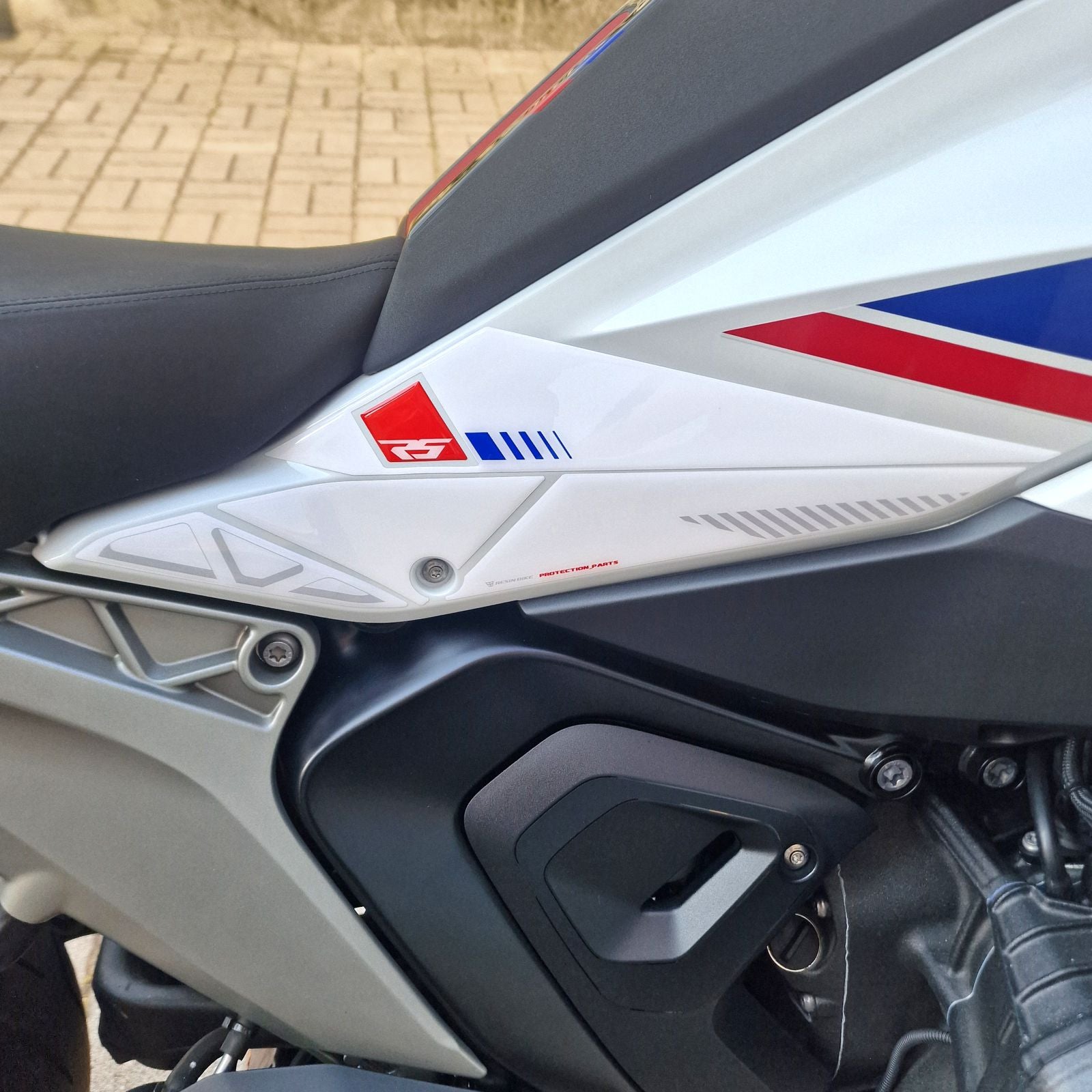 Resin Bike Motorcycle Stickers 3D Compatible with Tank Side | BMW R 1300 RS 2025>2026