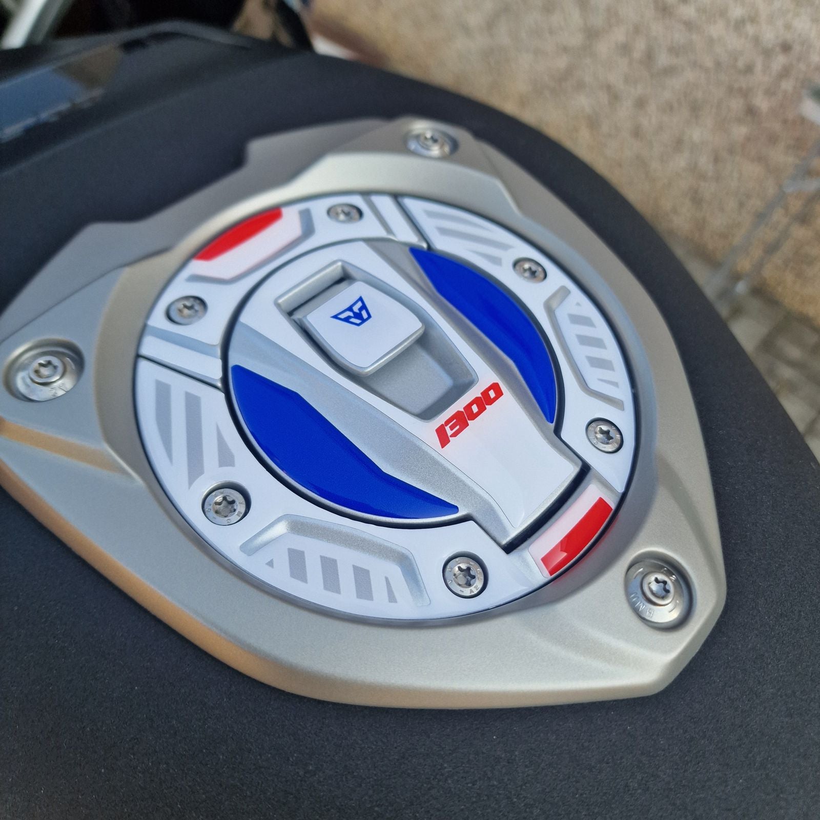 Resin Bike Motorcycle Stickers 3D Compatible with Tank Cap | BMW R 1300 R/RS 2025>2026
