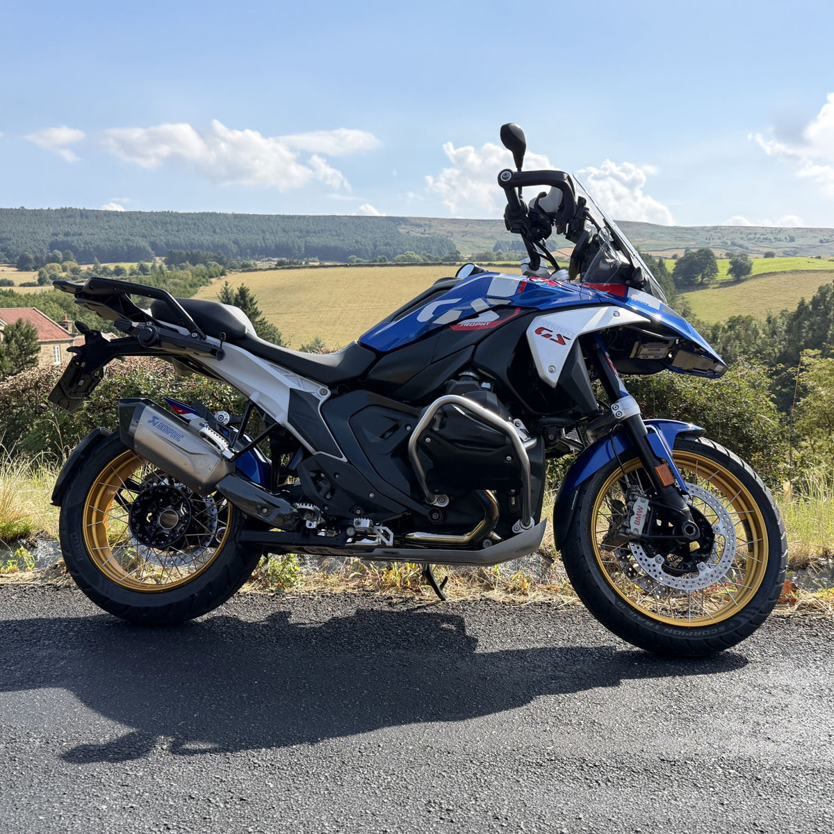 Pyramid Front Guard | Trophy Colours | BMW R 1300 GS (GSA) 2023>Current - Pyramid Motorcycle Accessories