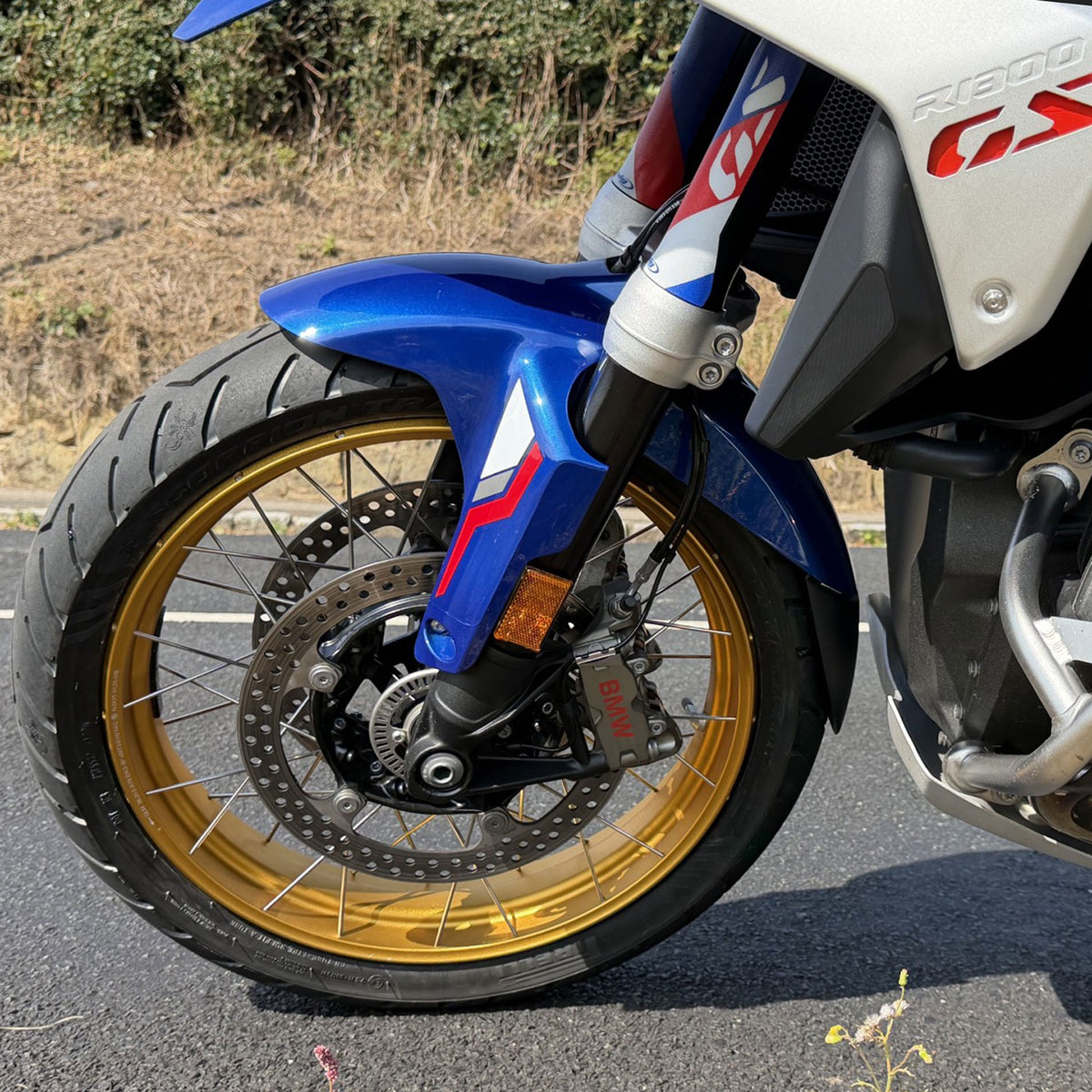 Pyramid Front Guard | Trophy Colours | BMW R 1300 GS (GSA) 2023>Current - Pyramid Motorcycle Accessories