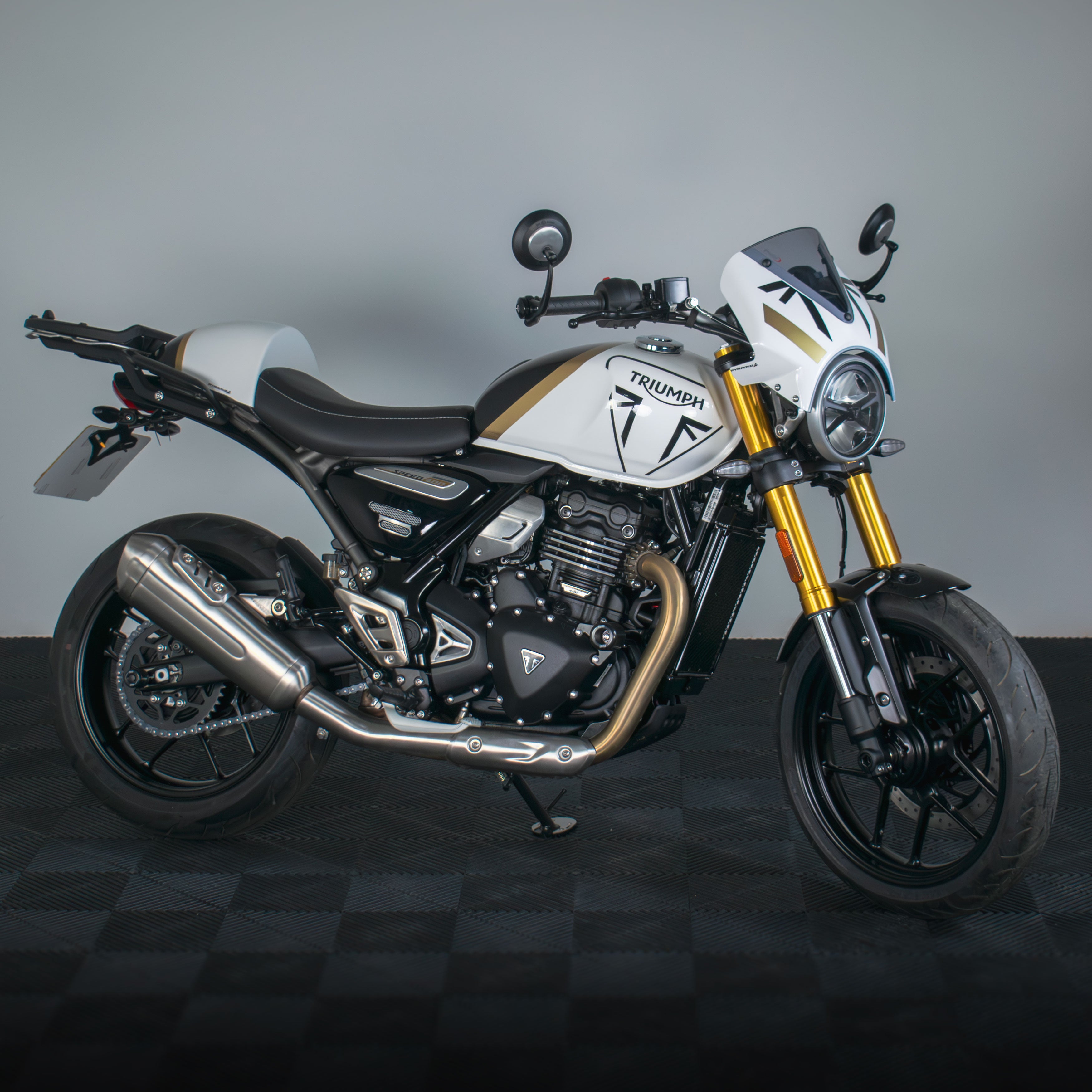 Pyramid Seat Cowl | Pearl Metallic White | Triumph Speed 400 2024>Current - Pyramid Motorcycle Accessories