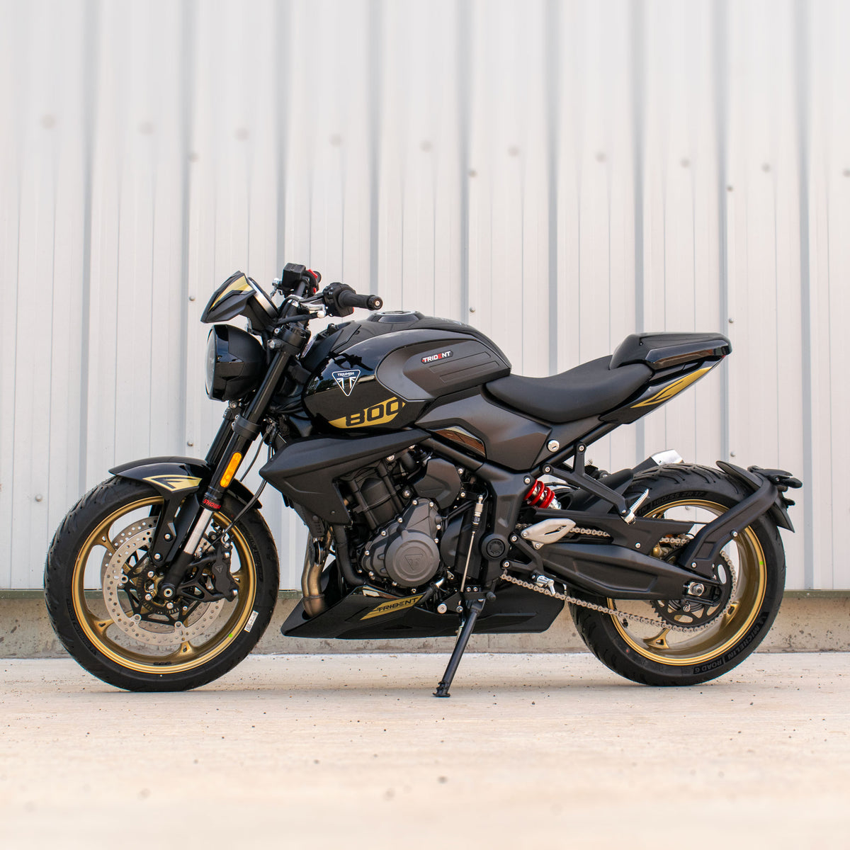 Pyramid Decals | Red & Black Tank Decals | Triumph Trident 800 2026>Current