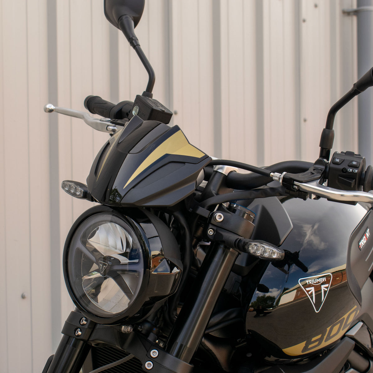 Pyramid Decals | Gold Fly Screen Decals | Triumph Trident 800 2026>Current