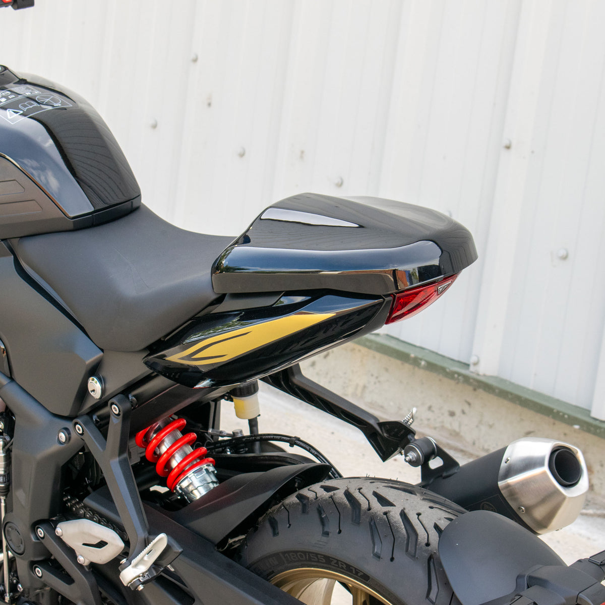 Pyramid Decals | Gold Rear Panel Decals | Triumph Trident 800 2026>Current