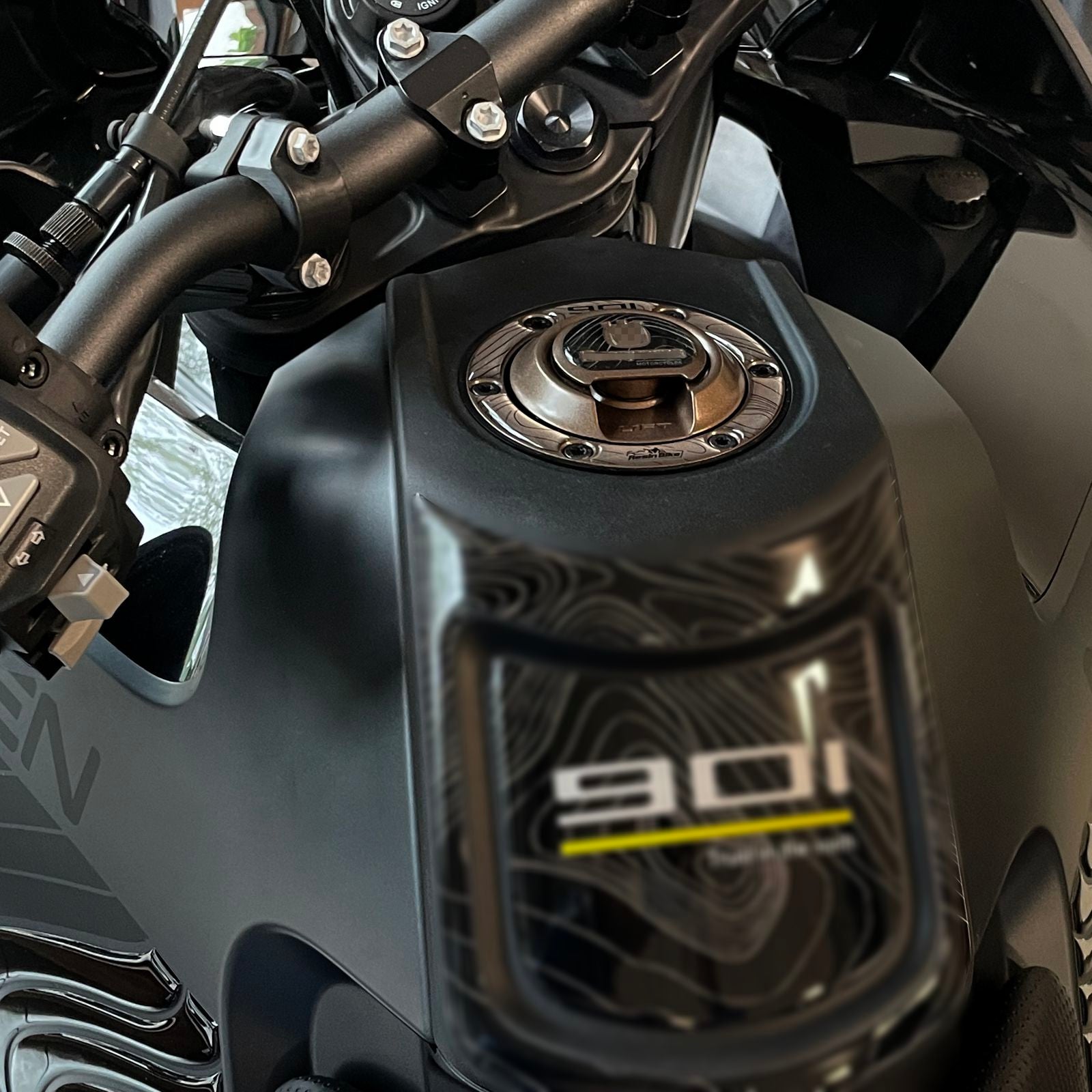 Resin Bike 3D Motorcycle Stickers - Fuel Cap | Husqvarna Norden 901 2022>2024 - Pyramid Motorcycle Accessories