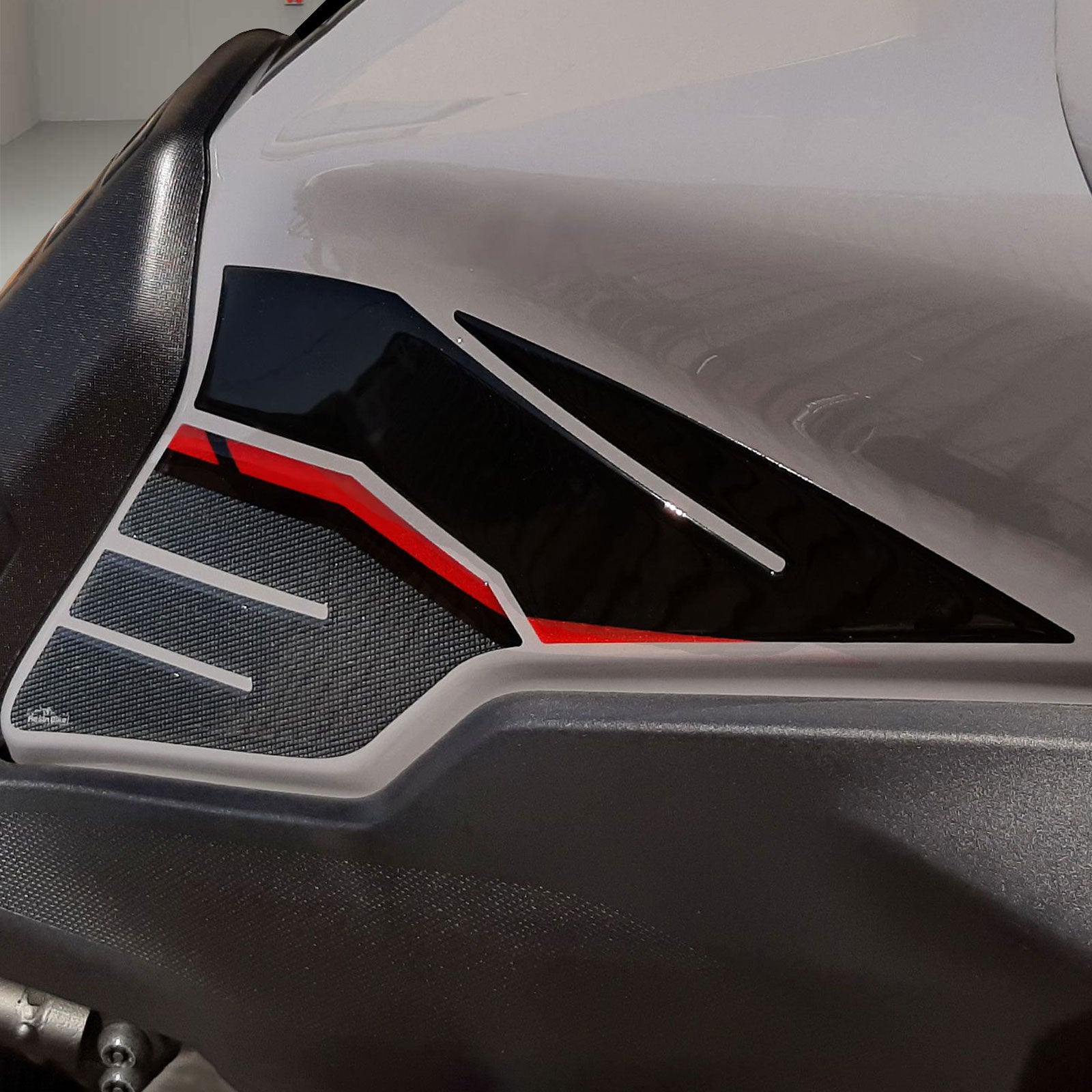 Resin Bike 3D Motorcycle Stickers - Tank Sides | Yamaha Tracer 900 2018>2020 RB-B915O316 - Pyramid Motorcycle Accessories