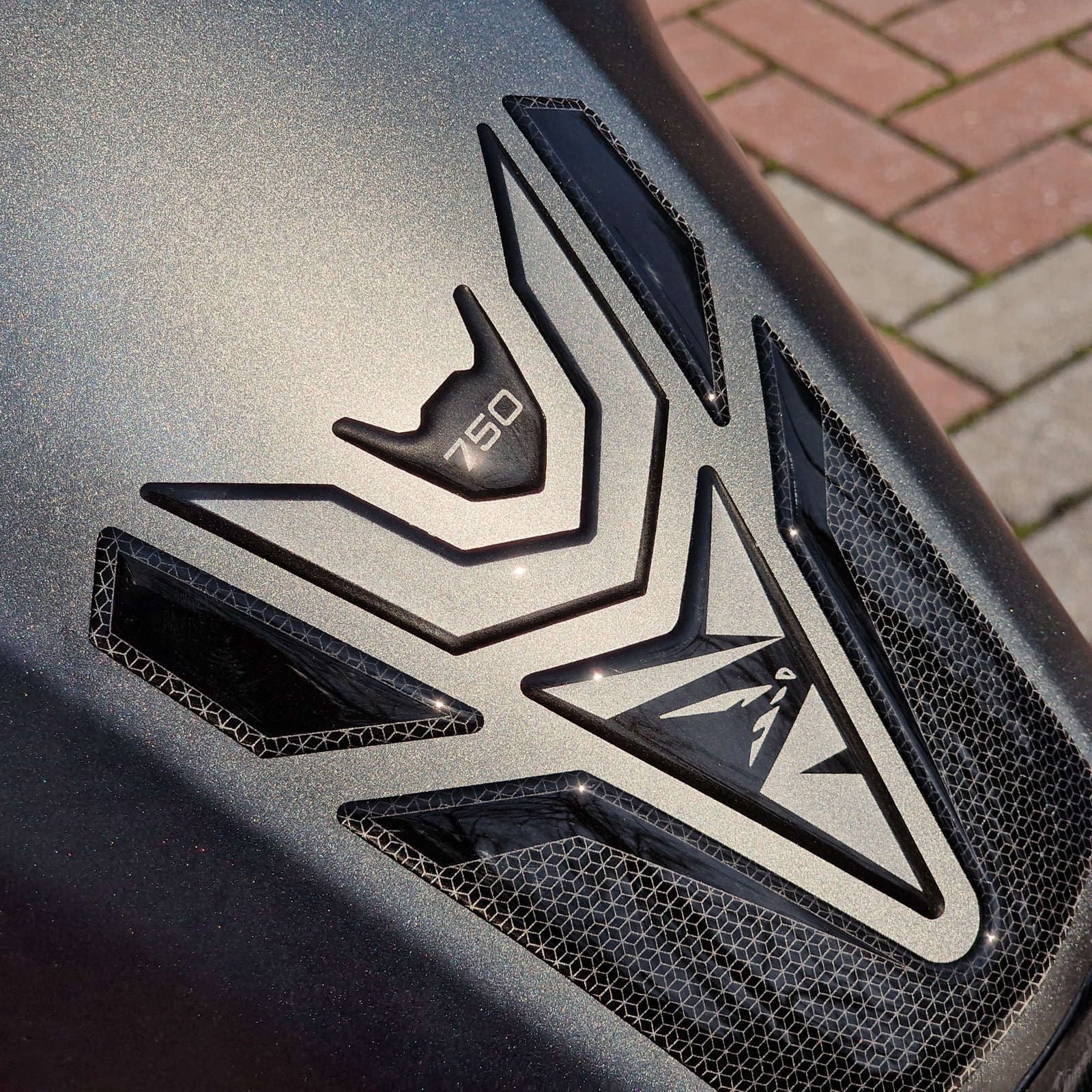 Resin Bike 3D Motorcycle Stickers - Tank Pad | Honda CB 750 Hornet 2023>2025 - Pyramid Motorcycle Accessories