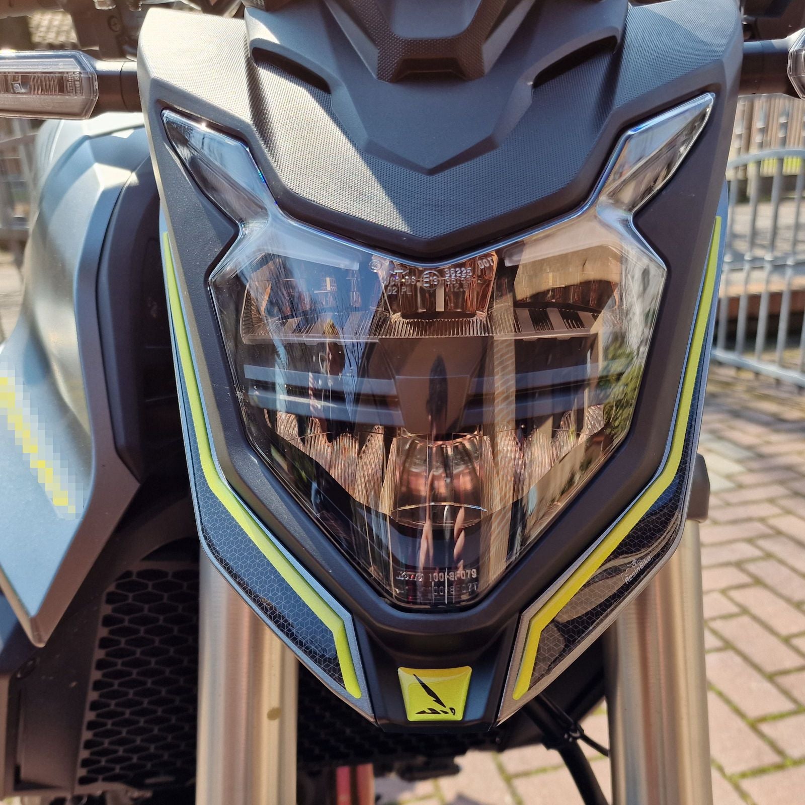 Resin Bike 3D Motorcycle Stickers - Headlight | Honda CB750 Hornet 2023>2024 - Pyramid Motorcycle Accessories