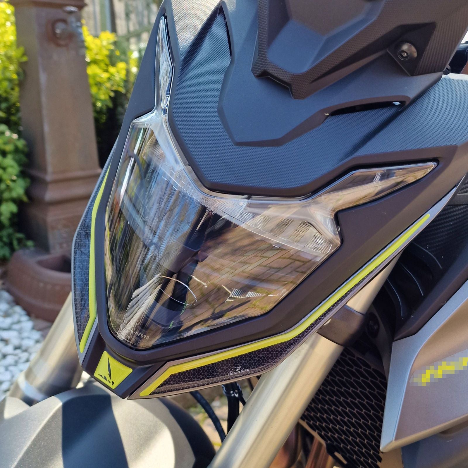 Resin Bike 3D Motorcycle Stickers - Headlight | Honda CB750 Hornet 2023>2024 - Pyramid Motorcycle Accessories