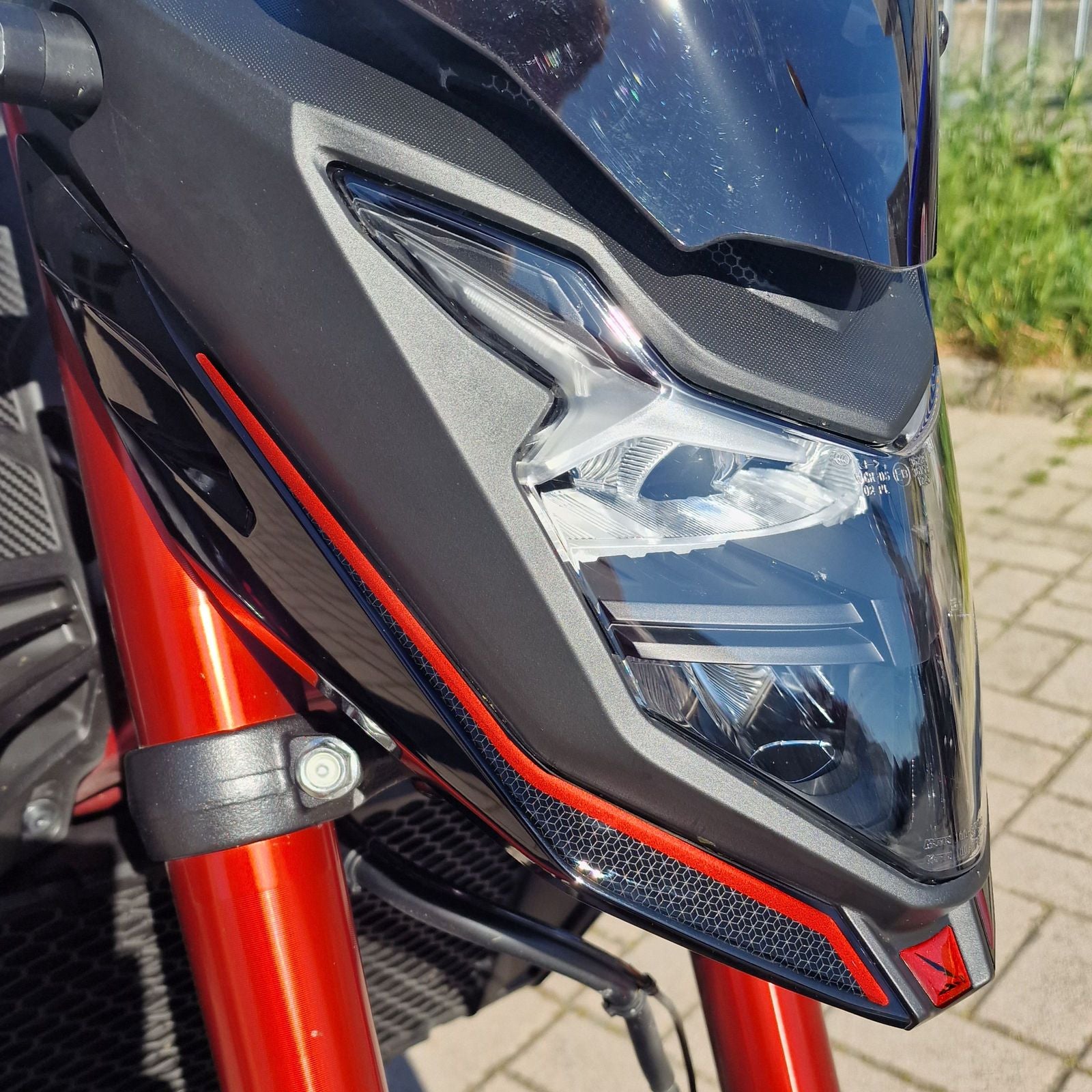 Resin Bike 3D Motorcycle Stickers - Headlight | Honda CB750 Hornet 2023>2024 - Pyramid Motorcycle Accessories
