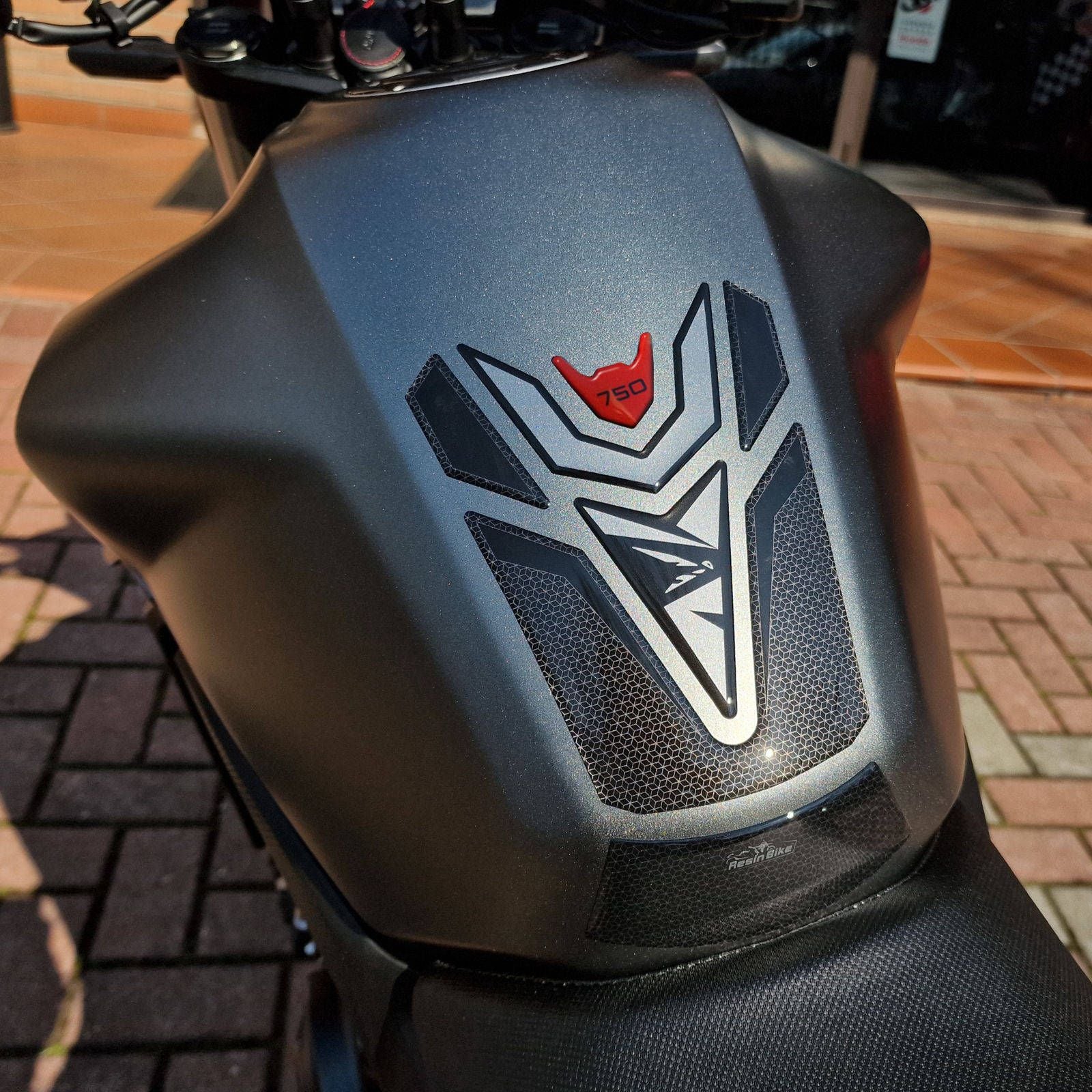 Resin Bike 3D Motorcycle Stickers - Tank Pad | Honda CB750 Hornet 2023>2025 - Pyramid Motorcycle Accessories