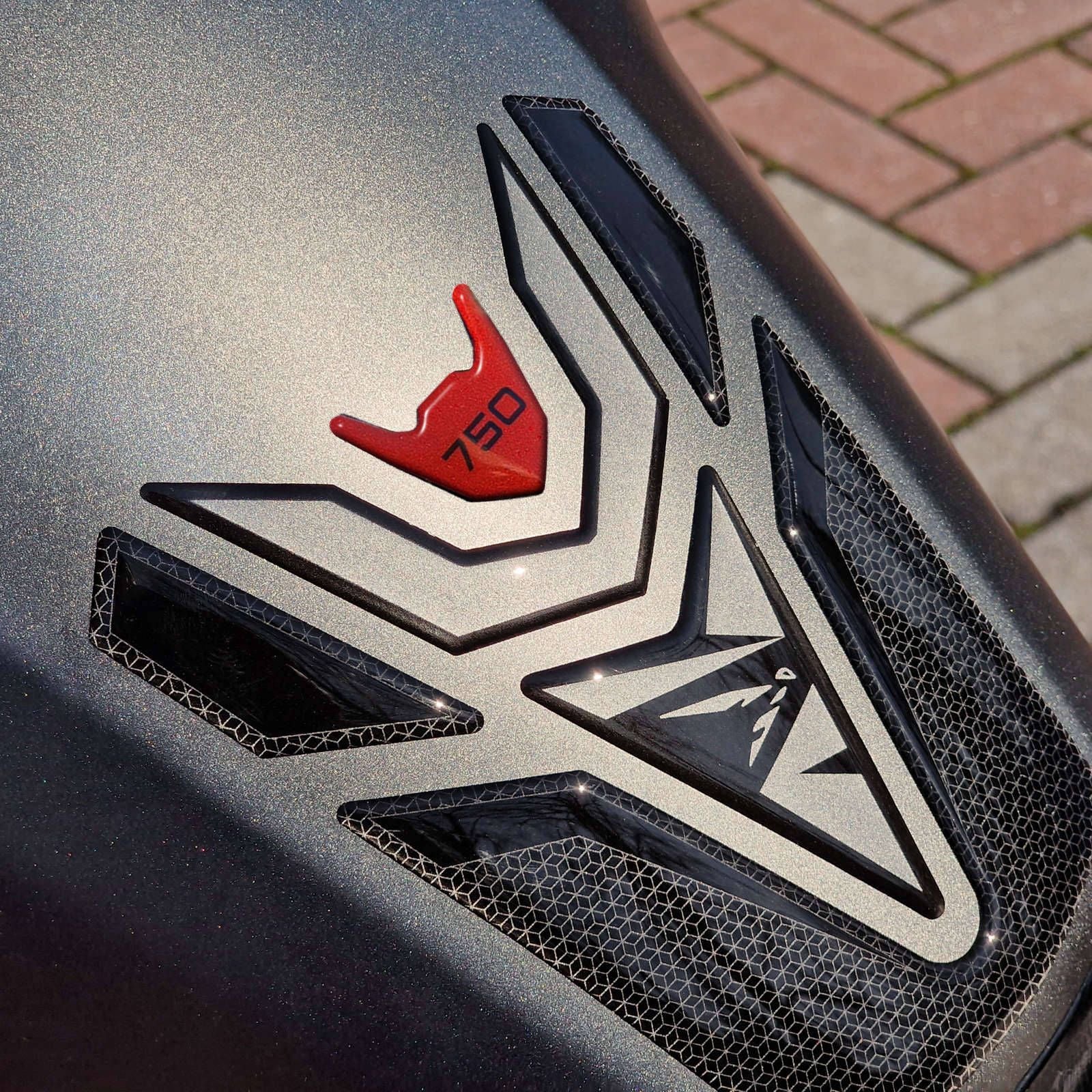 Resin Bike 3D Motorcycle Stickers - Tank Pad | Honda CB750 Hornet 2023>2025 - Pyramid Motorcycle Accessories