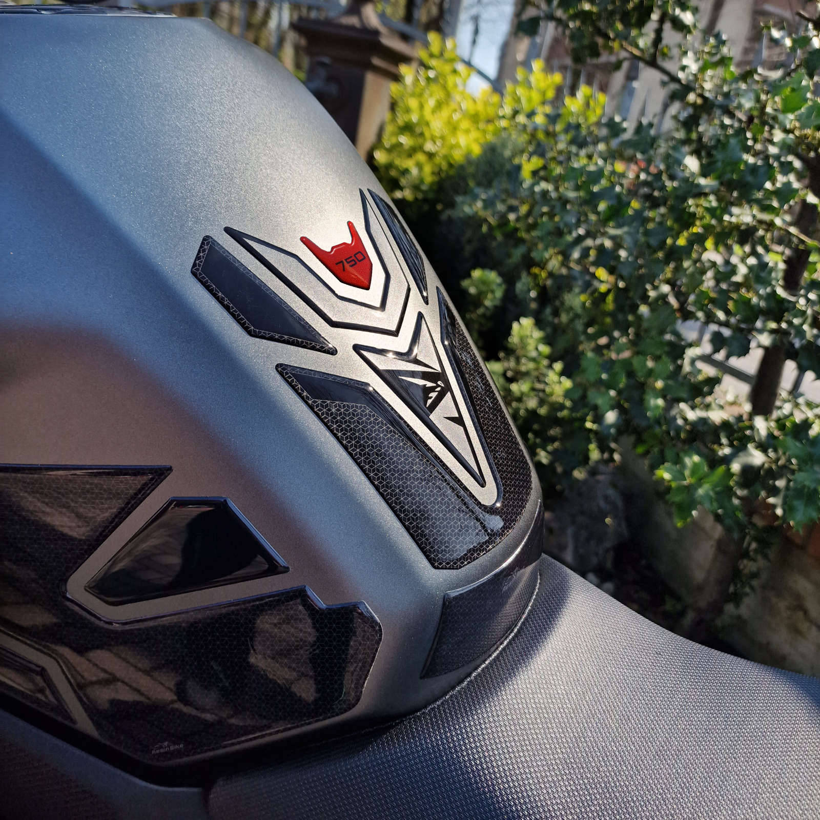 Resin Bike 3D Motorcycle Stickers - Tank Pad | Honda CB750 Hornet 2023>2025 - Pyramid Motorcycle Accessories