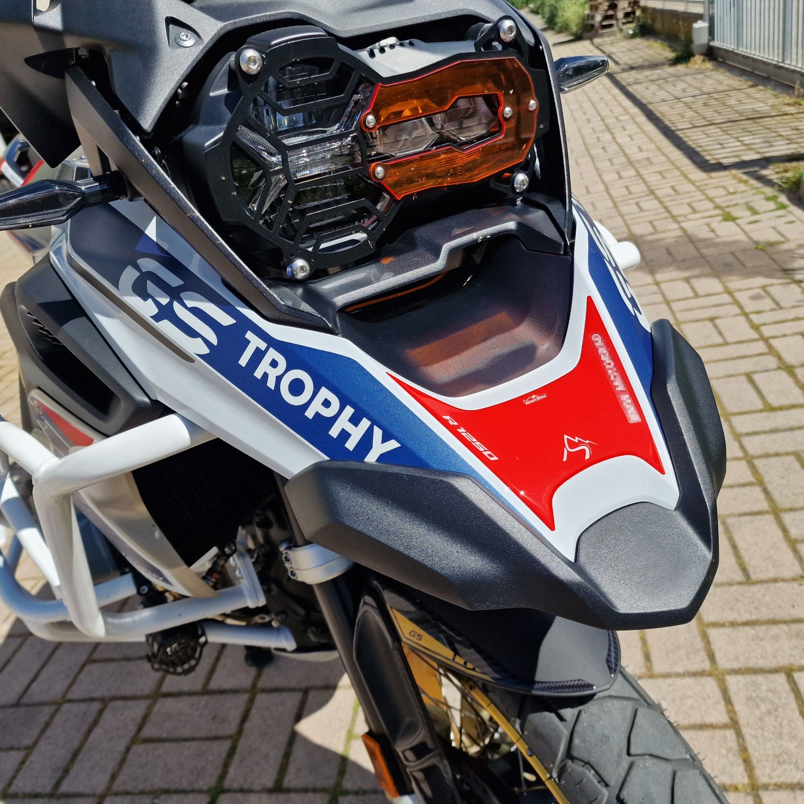 Resin Bike 3D Motorcycle Stickers - Beak | BMW R 1250 GS Trophy 2021>2024 - Pyramid Motorcycle Accessories