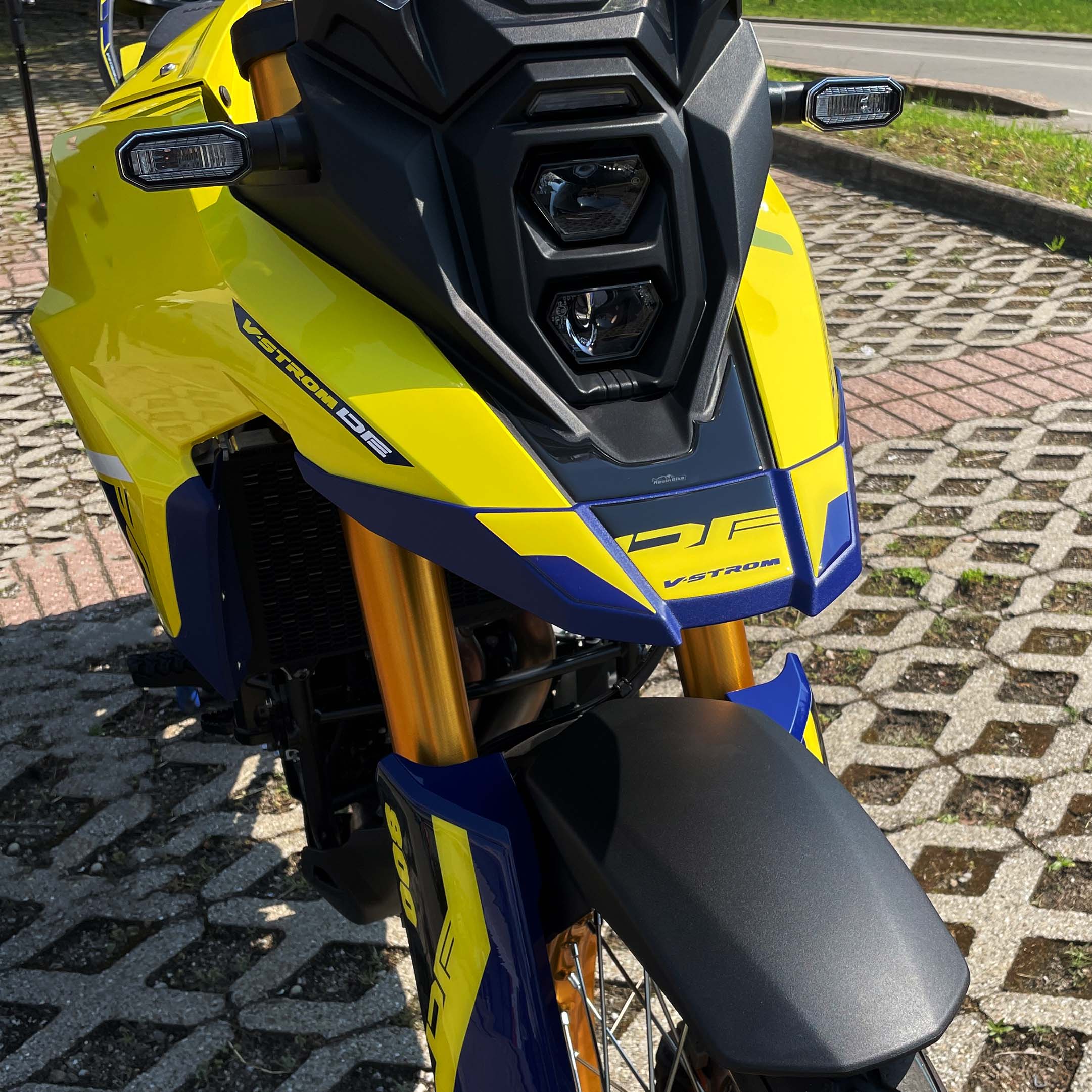Resin Bike 3D Motorcycle Stickers - Beak | Suzuki V-Strom 800DE 2023>2025 - Pyramid Motorcycle Accessories