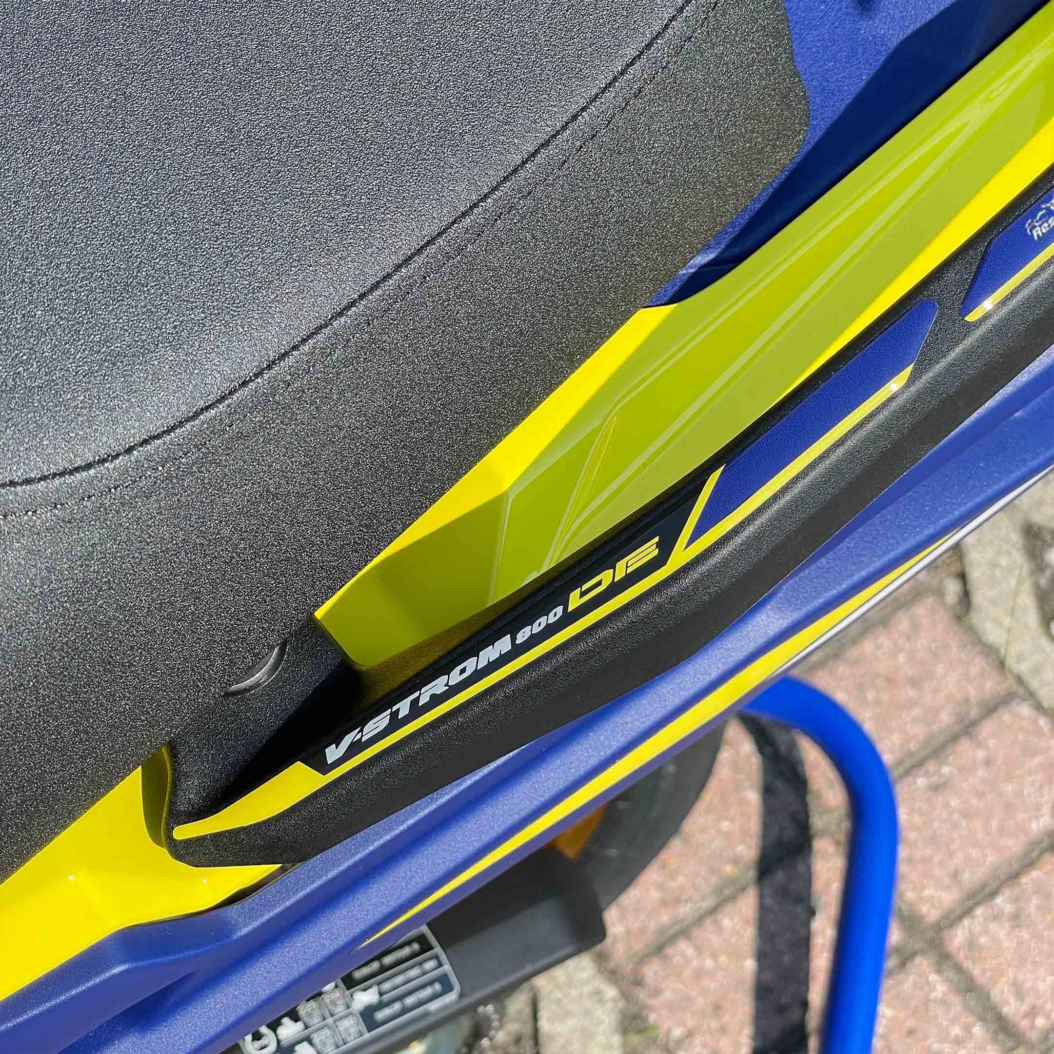 Resin Bike 3D Motorcycle Stickers - Passenger Handles | Suzuki V-Strom 800DE 2023>2026 - Pyramid Motorcycle Accessories